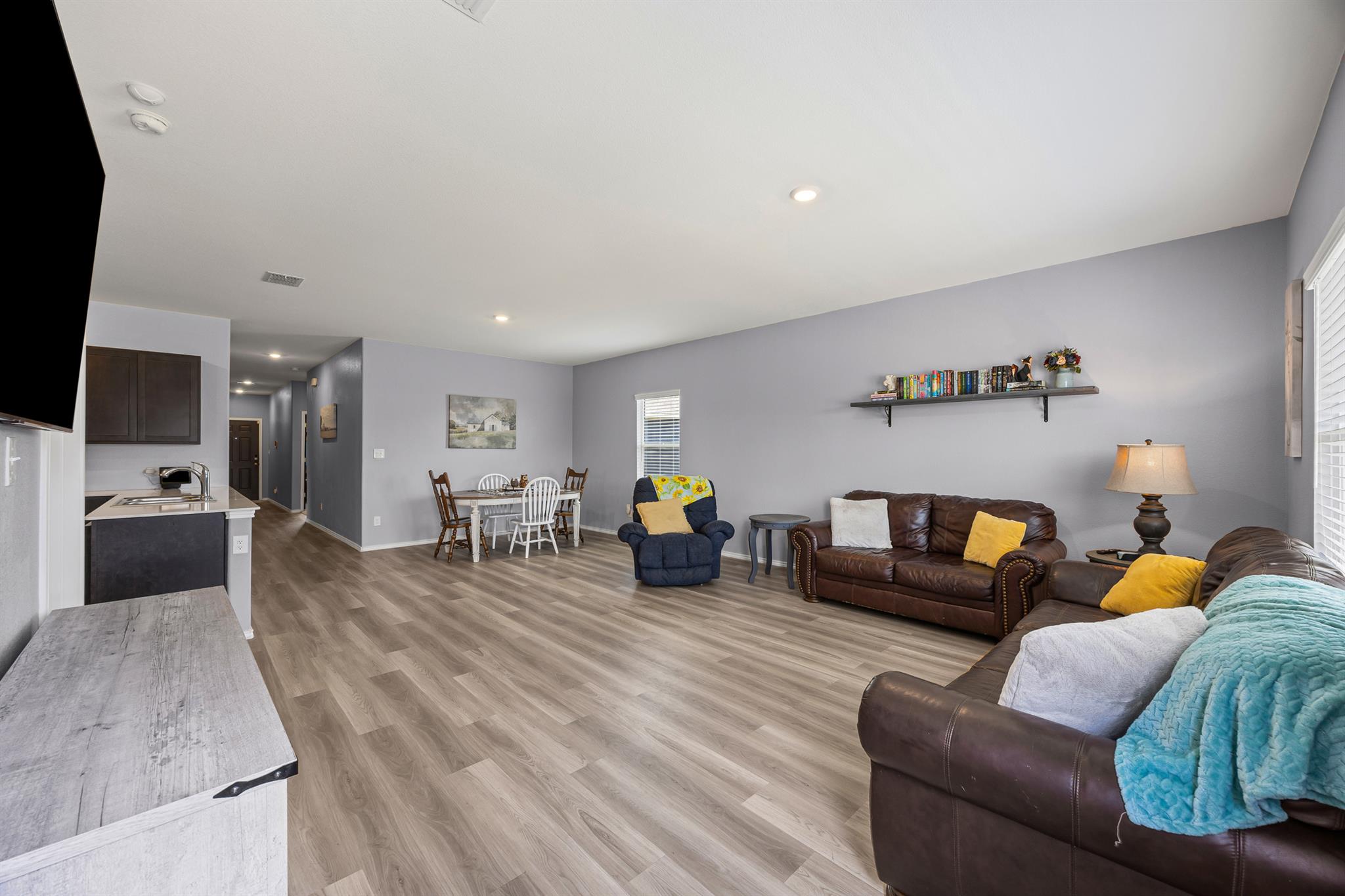 2402 Sunray Ct, Lockhart, TX 78644