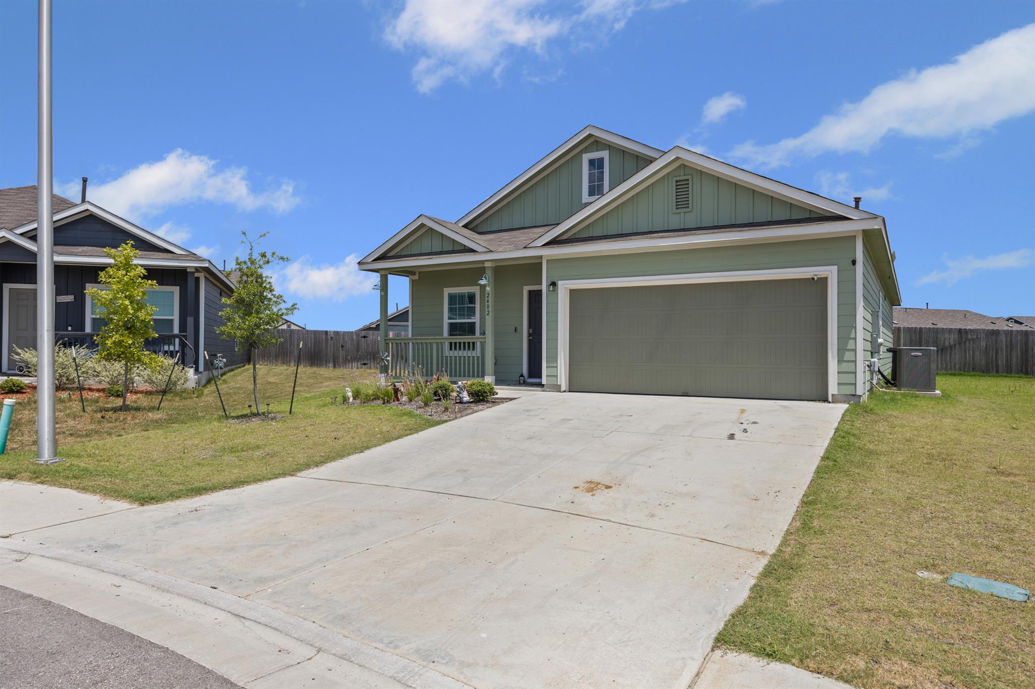 2402 Sunray Ct, Lockhart, TX 78644