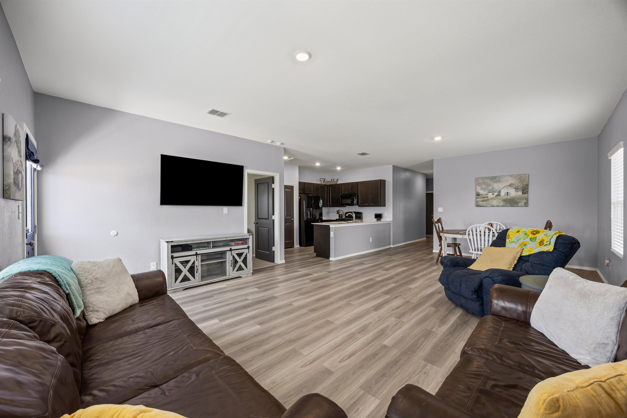 2402 Sunray Ct, Lockhart, TX 78644