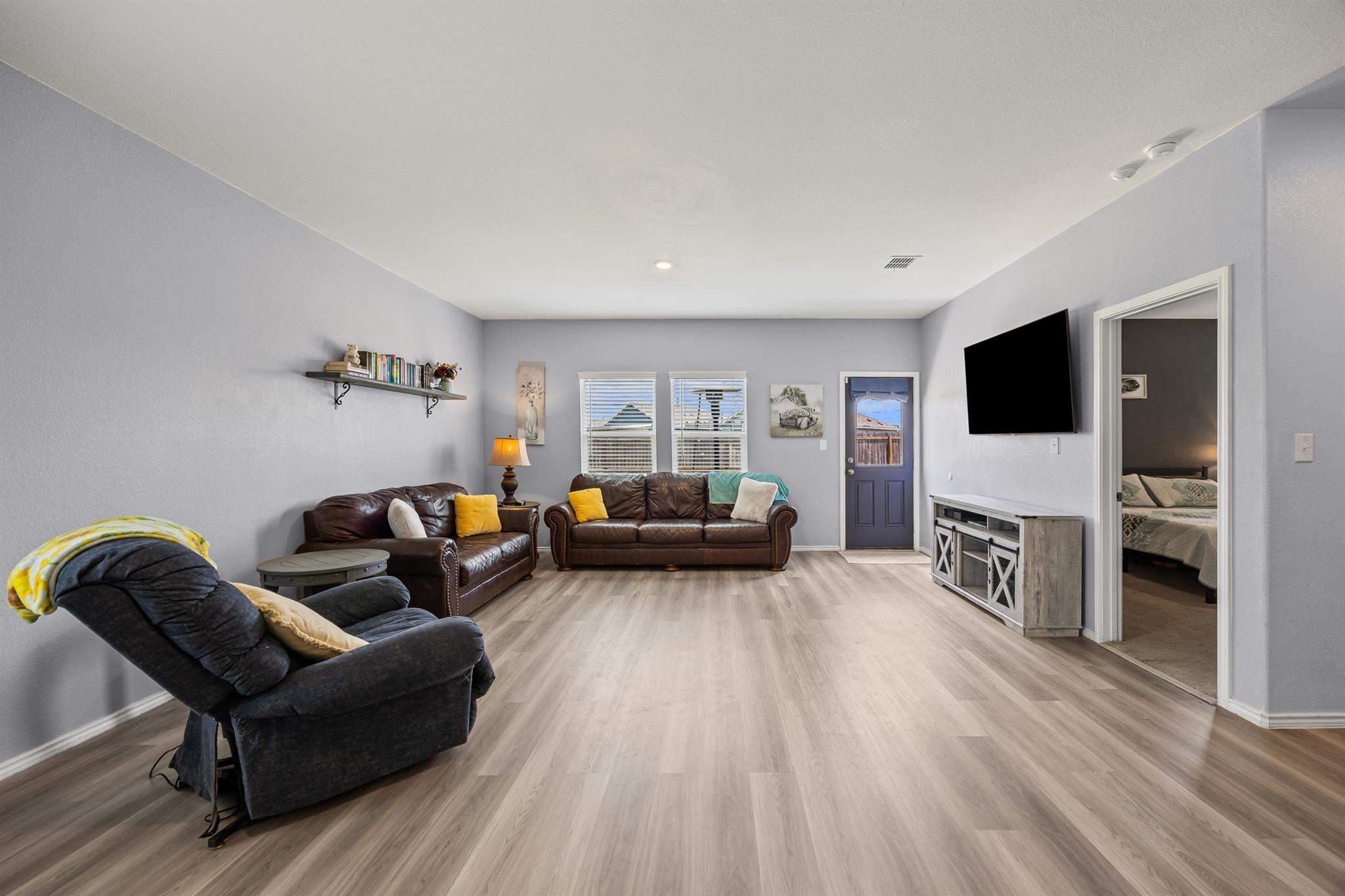 2402 Sunray Ct, Lockhart, TX 78644