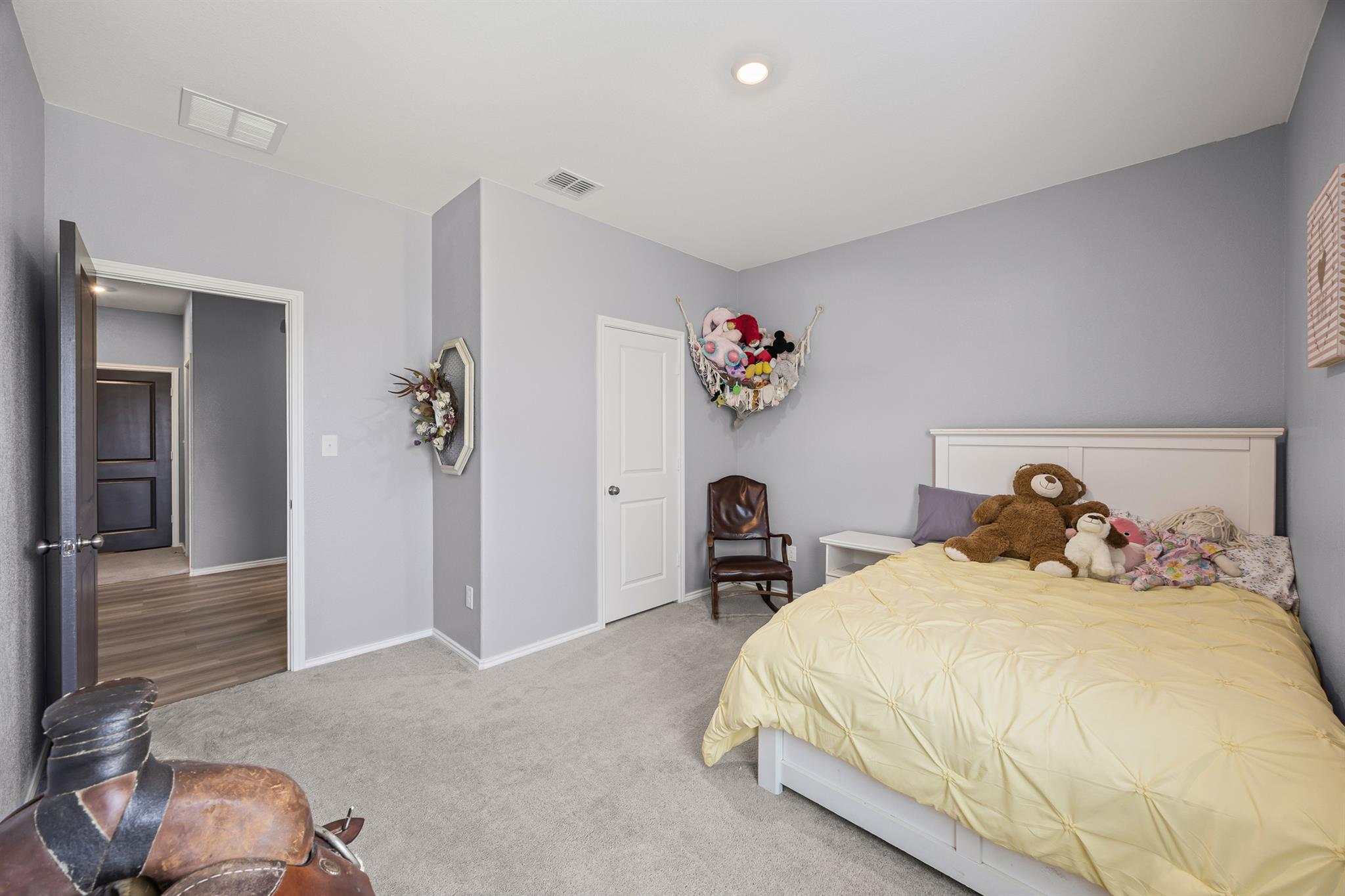 2402 Sunray Ct, Lockhart, TX 78644