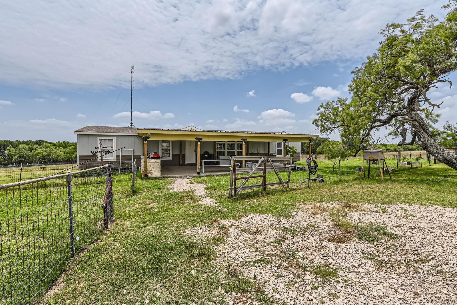 480 Grandpa Rd # 1, Lockhart, TX 78644