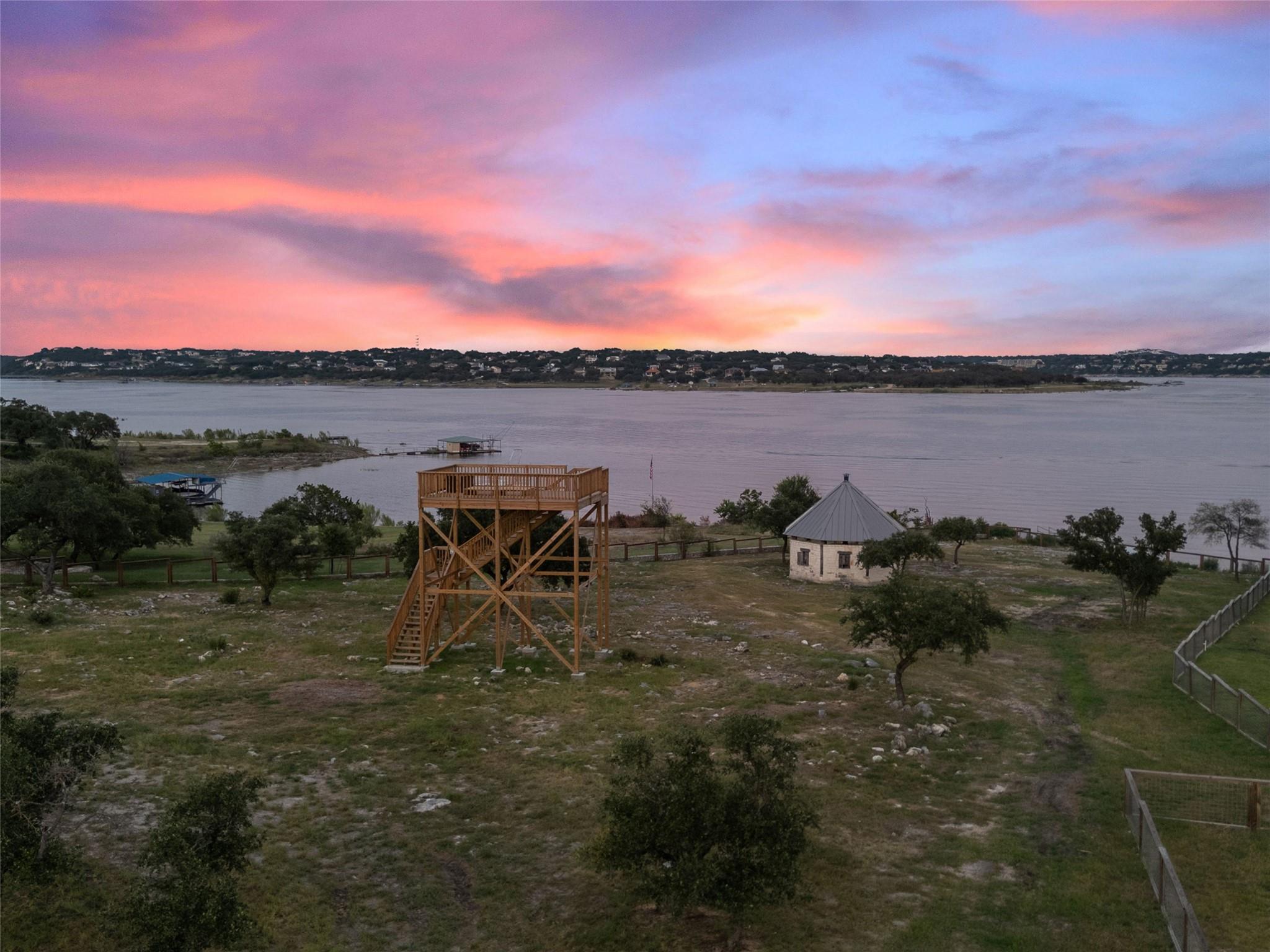 19900 Moon Dance Ln, Spicewood, TX 78669