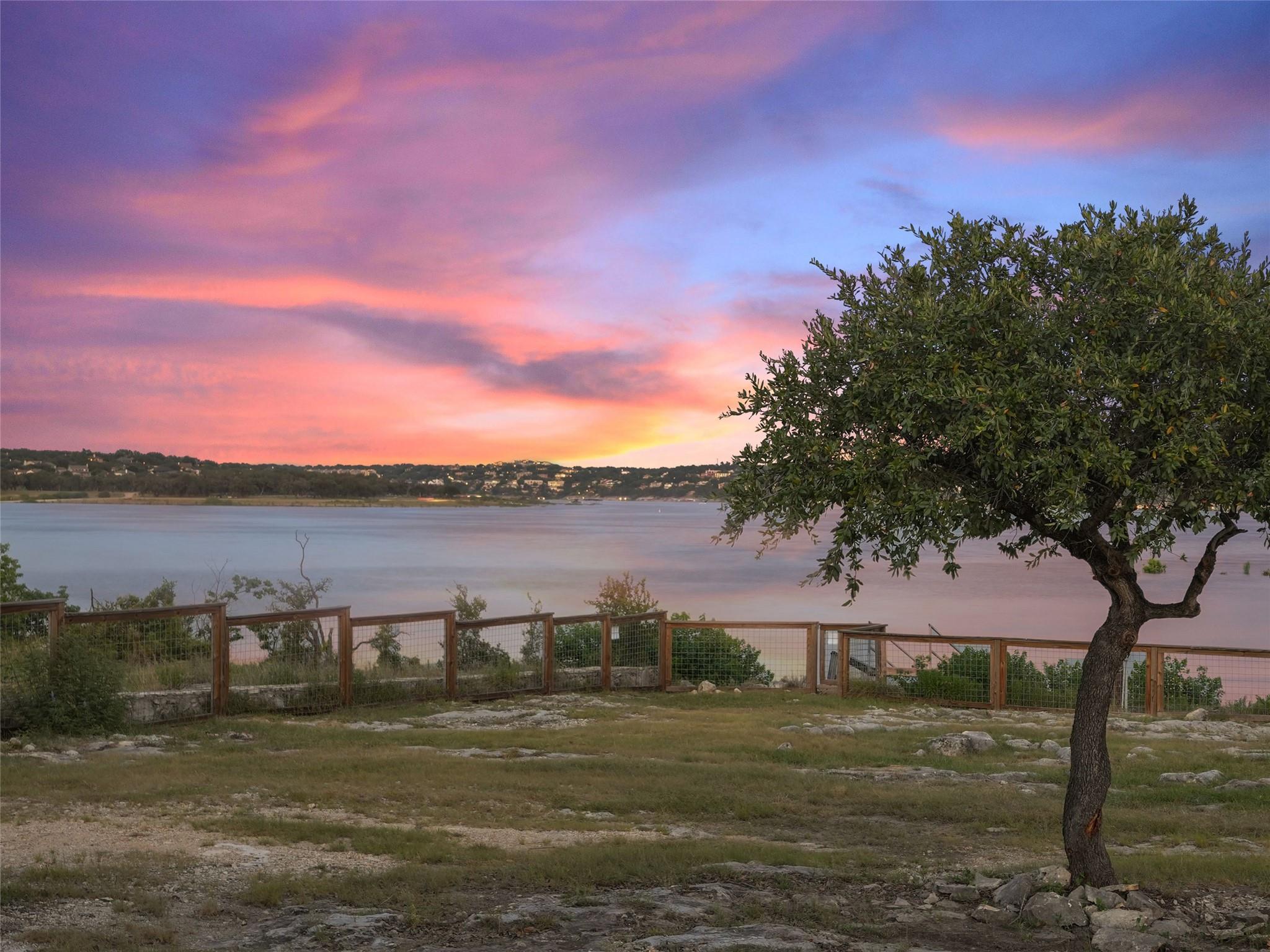 19900 Moon Dance Ln, Spicewood, TX 78669