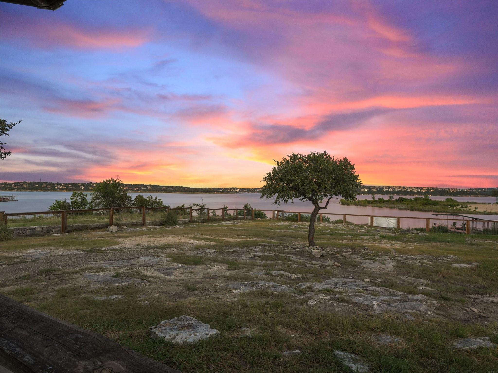 19900 Moon Dance Ln, Spicewood, TX 78669