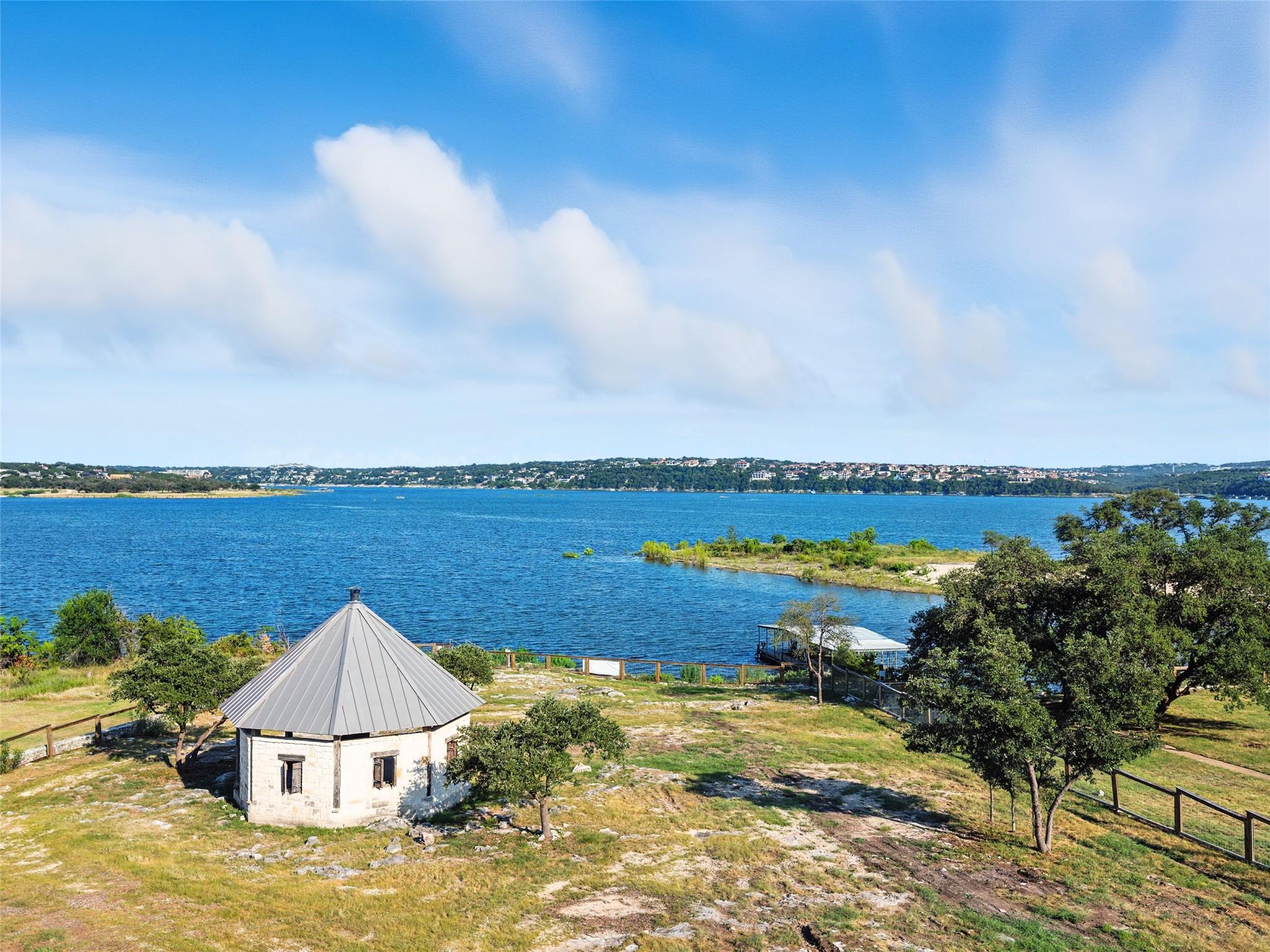 19900 Moon Dance Ln, Spicewood, TX 78669