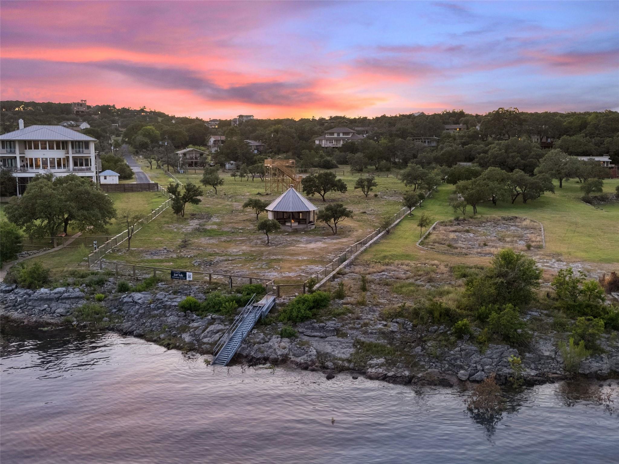 19900 Moon Dance Ln, Spicewood, TX 78669