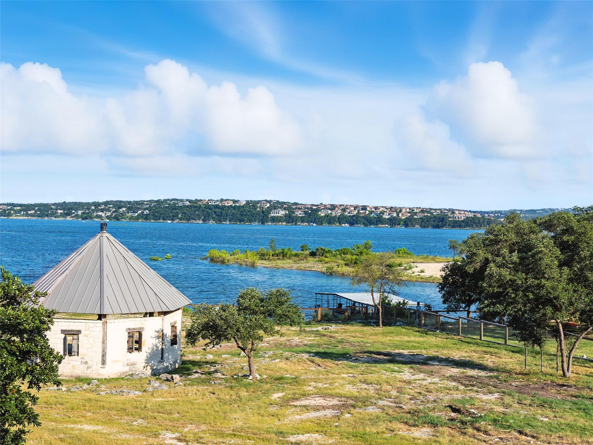 19900 Moon Dance Ln, Spicewood, TX 78669