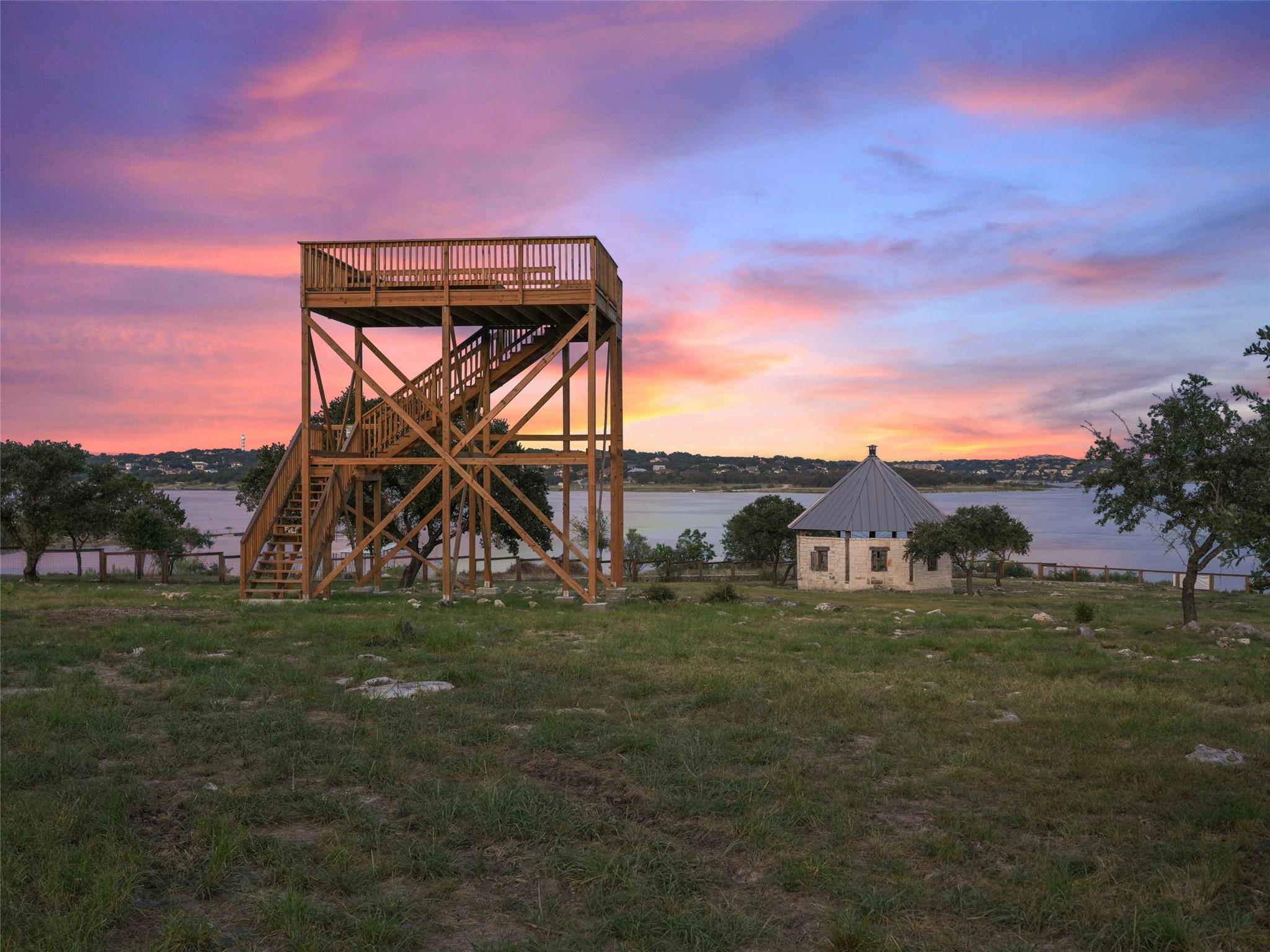 19900 Moon Dance Ln, Spicewood, TX 78669