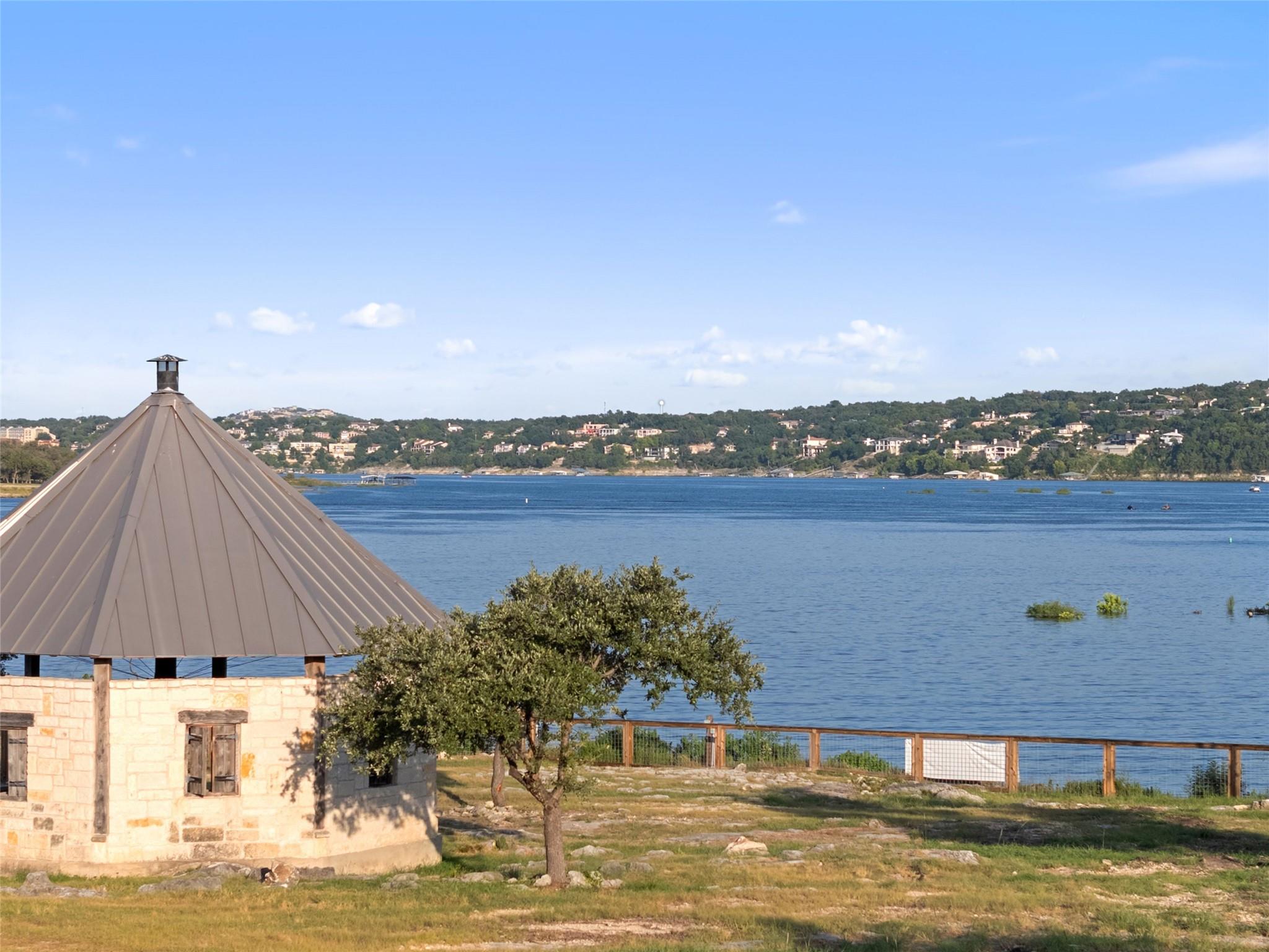 19900 Moon Dance Ln, Spicewood, TX 78669