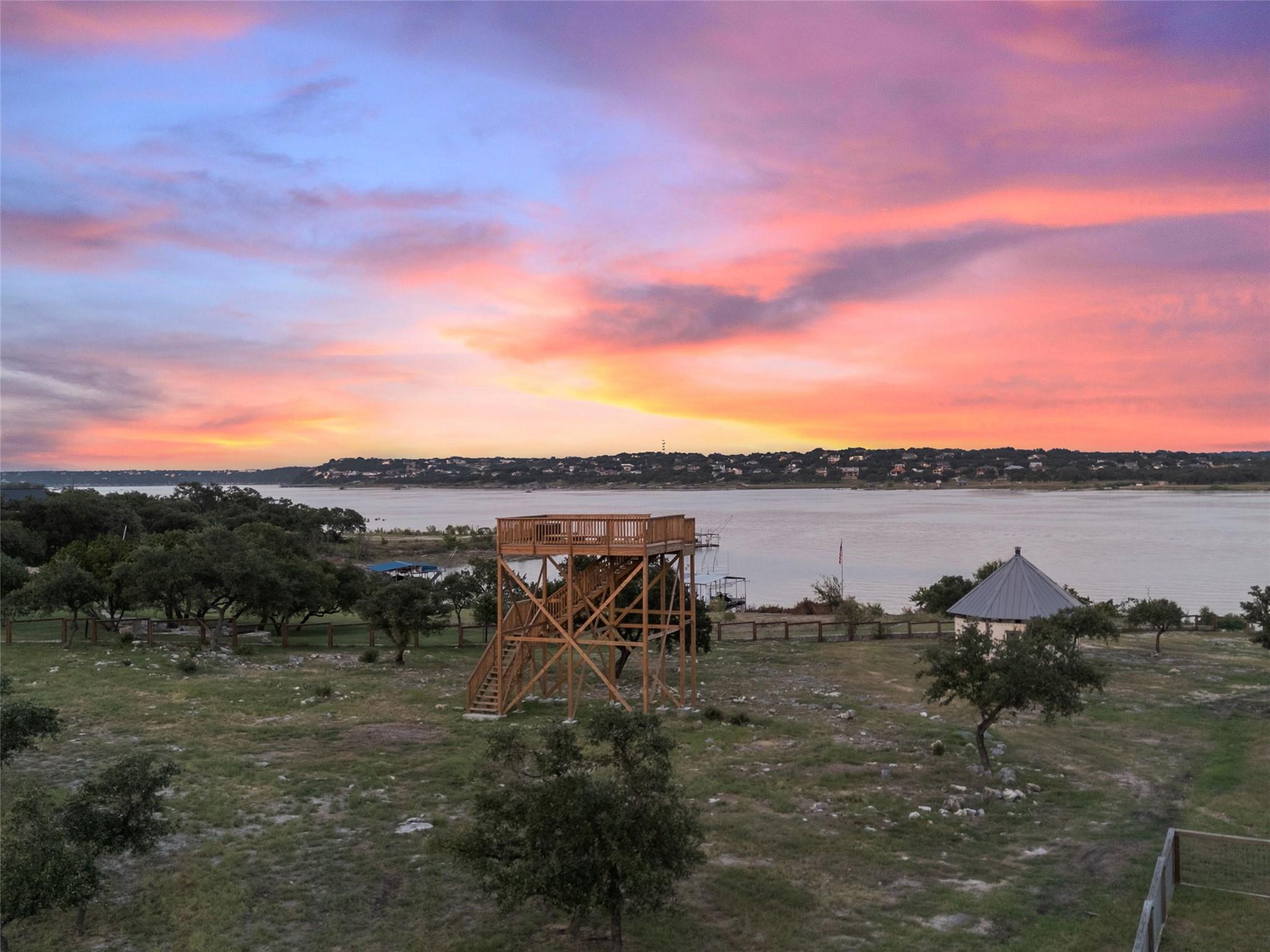 19900 Moon Dance Ln, Spicewood, TX 78669