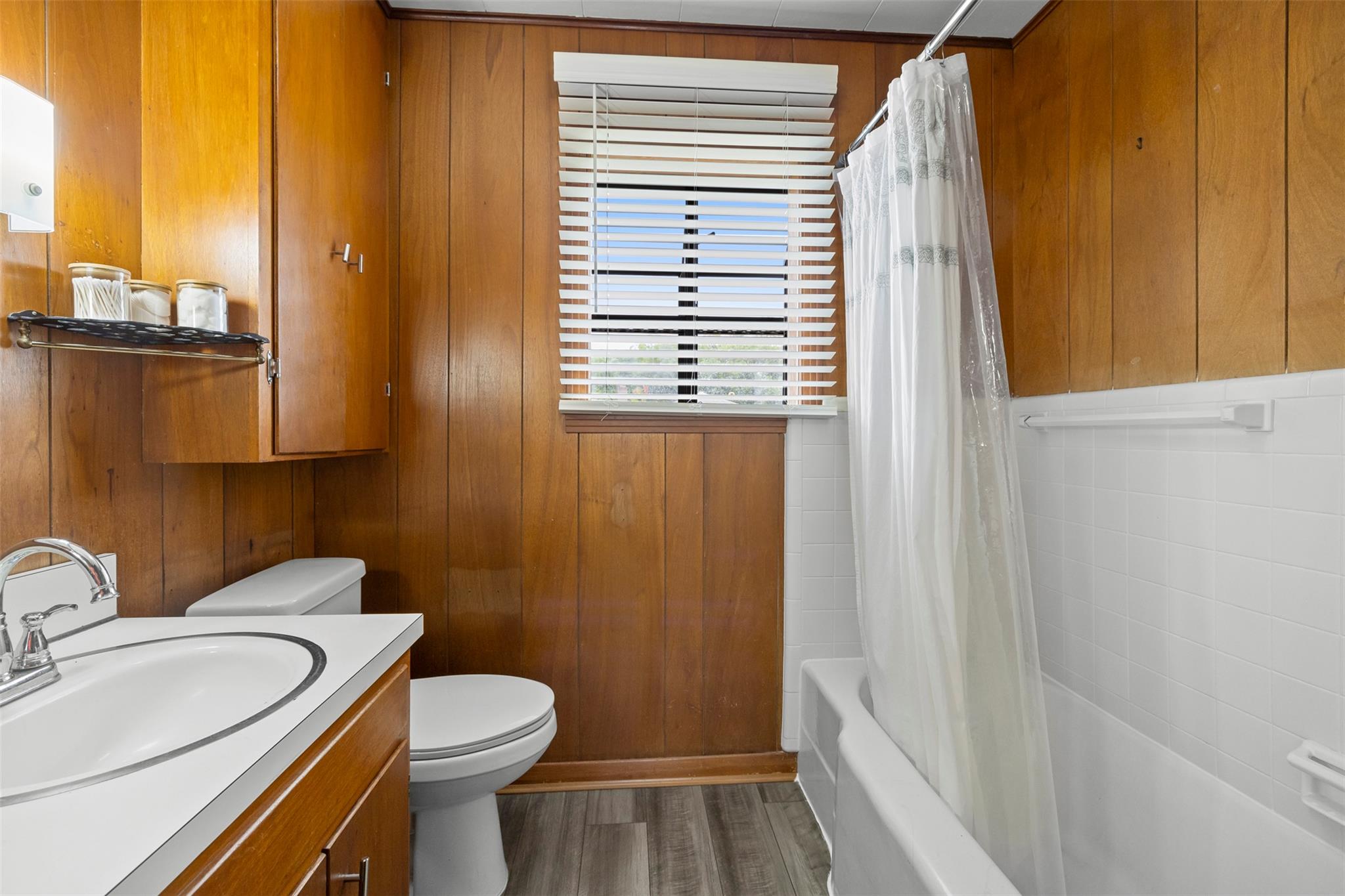 500 W Austin St, Luling, TX 78648