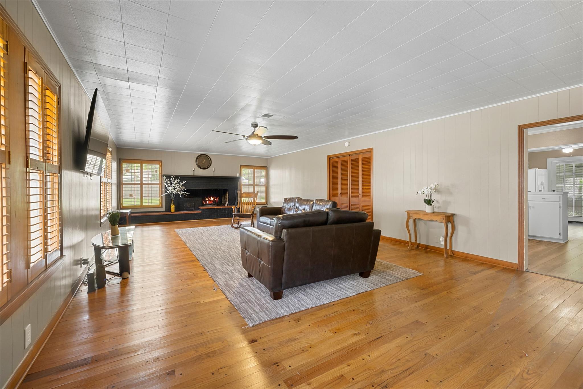 500 W Austin St, Luling, TX 78648