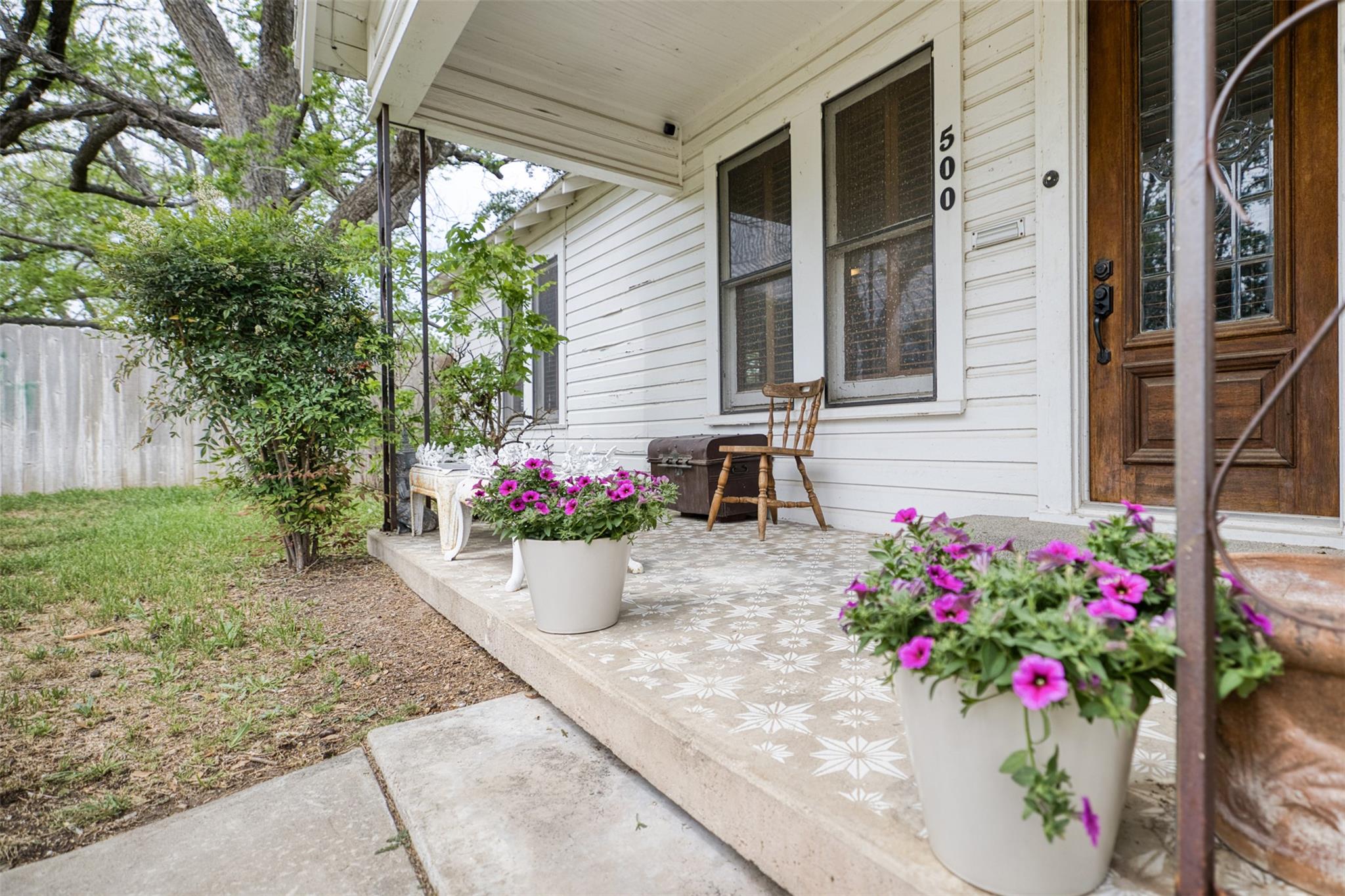 500 W Austin St, Luling, TX 78648