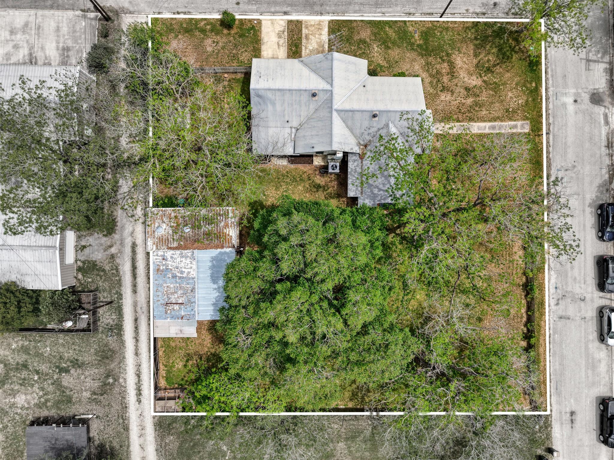 500 W Austin St, Luling, TX 78648