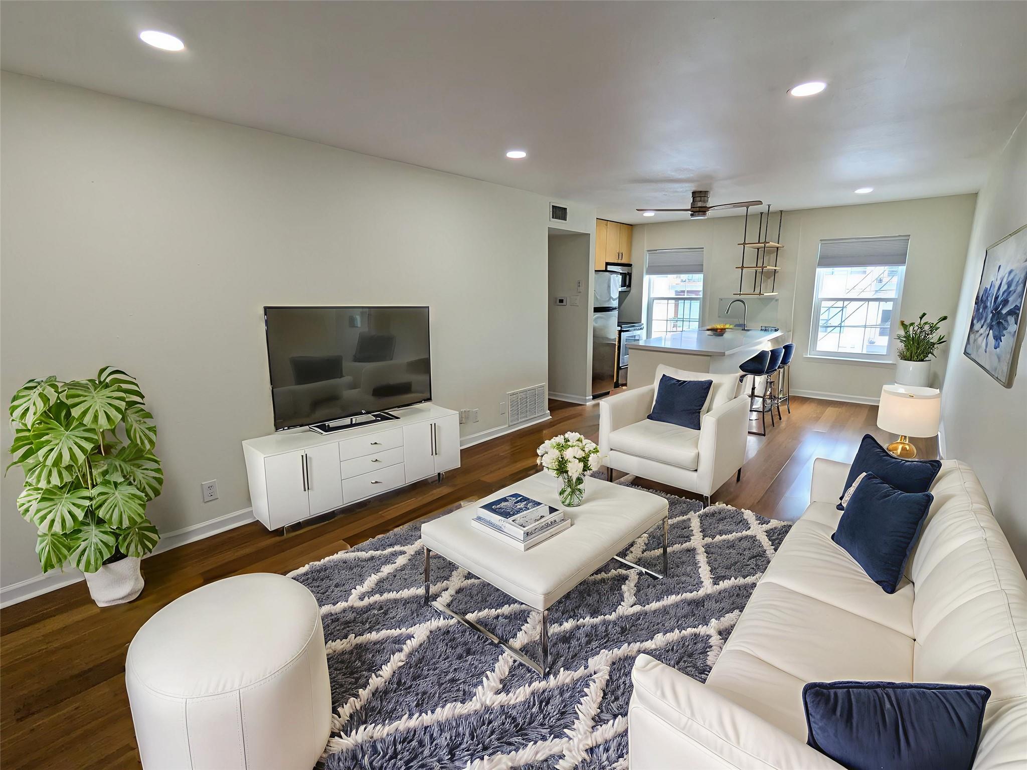 300 Crockett St # 312, Austin, TX 78704
