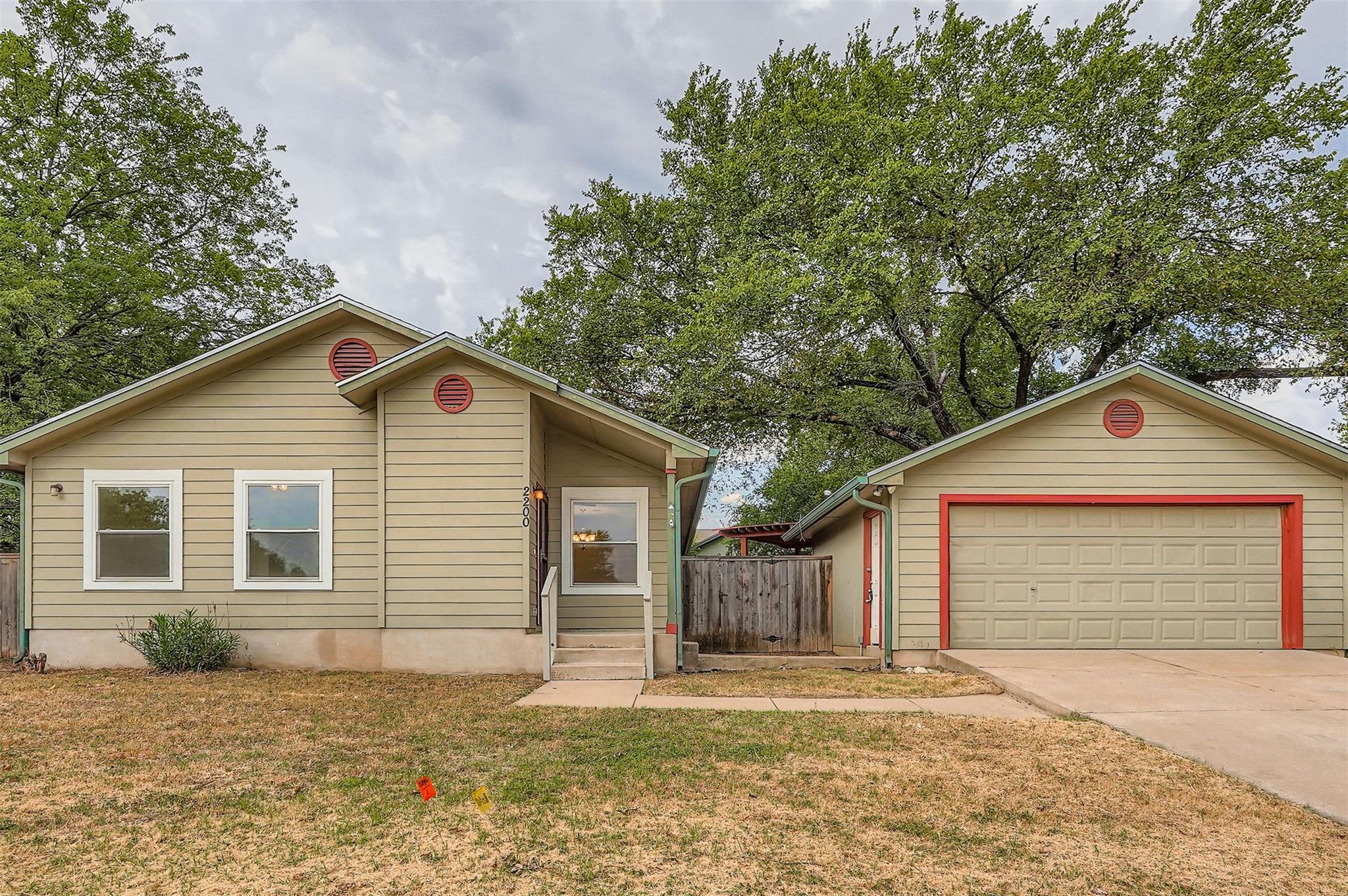 2200 Magnolia Dr, Round Rock, TX 78664