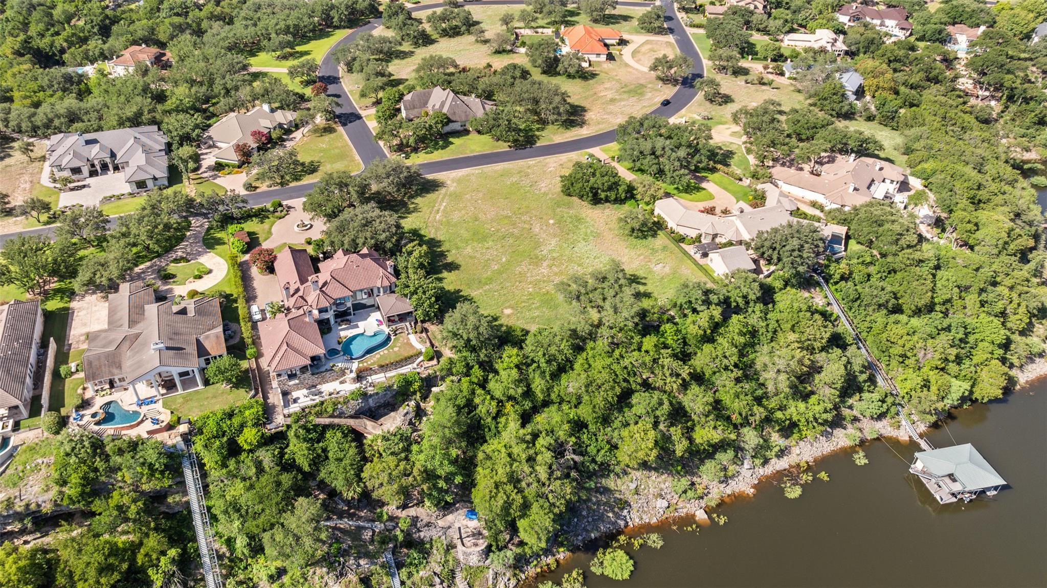 26212 Countryside Dr, Spicewood, TX 78669