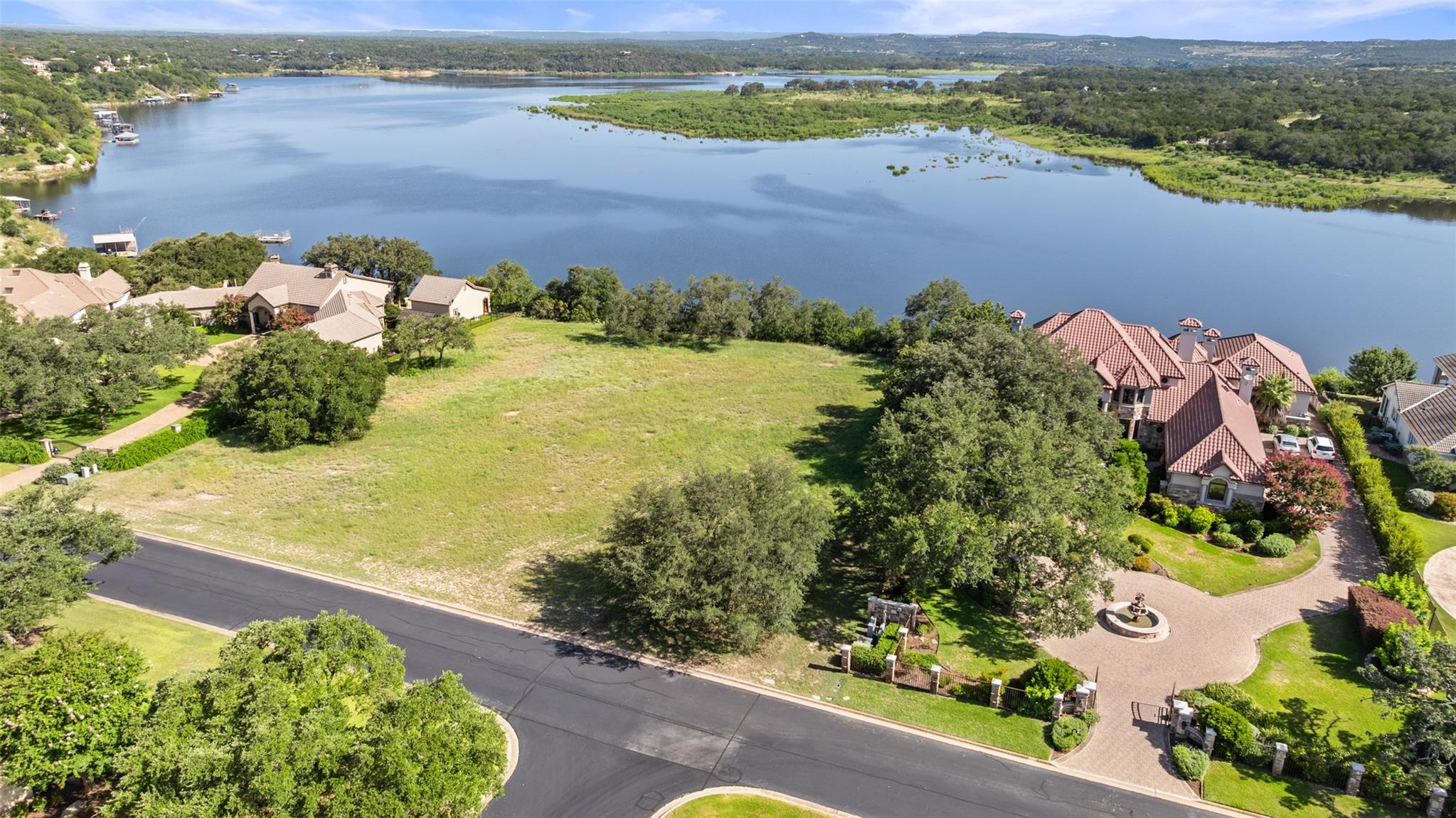 26212 Countryside Dr, Spicewood, TX 78669