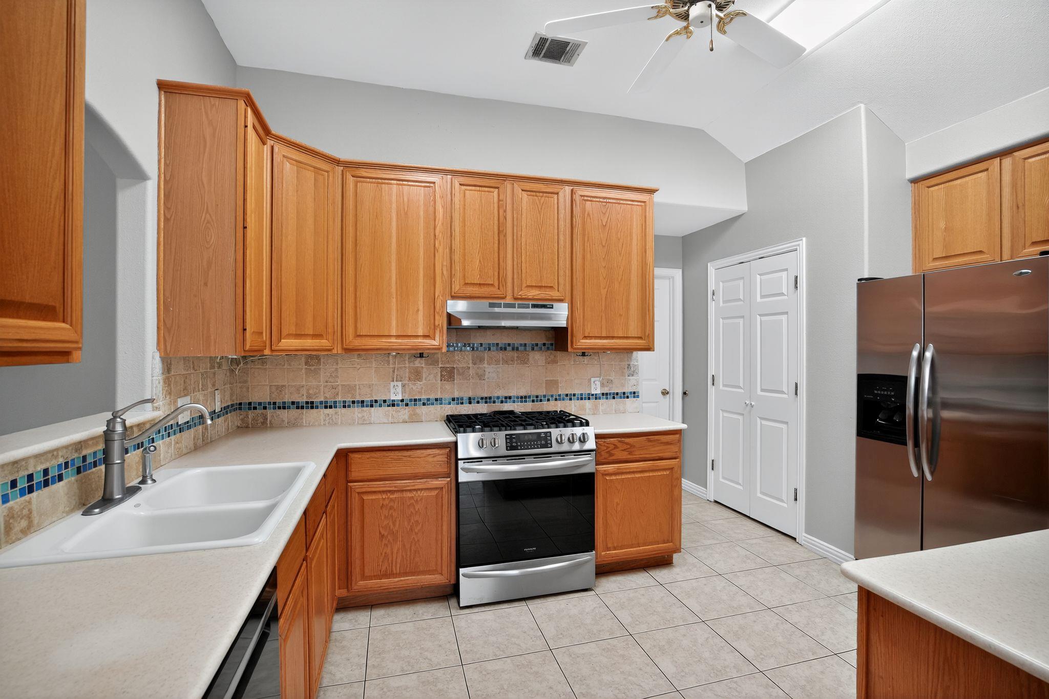 1619 Shady Hillside Pass, Round Rock, TX 78665