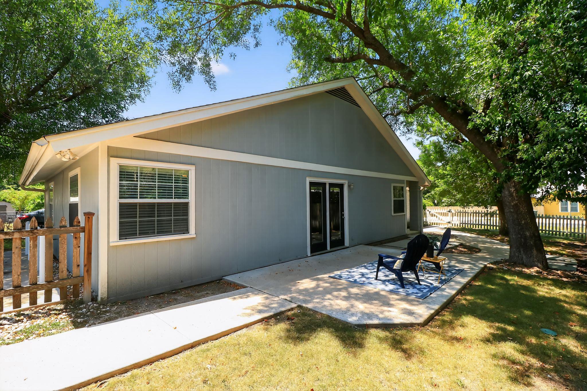 1303 Vine St, Georgetown, TX 78626