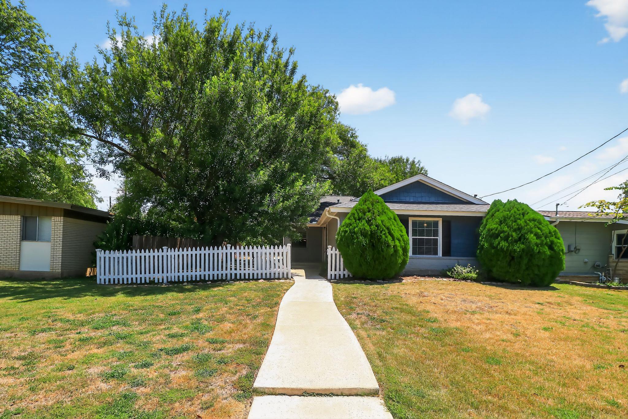 1303 Vine St, Georgetown, TX 78626