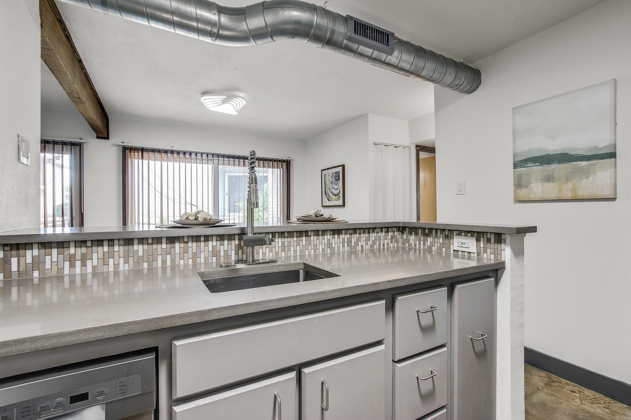 2124 Burton Dr # 164, Austin, TX 78741