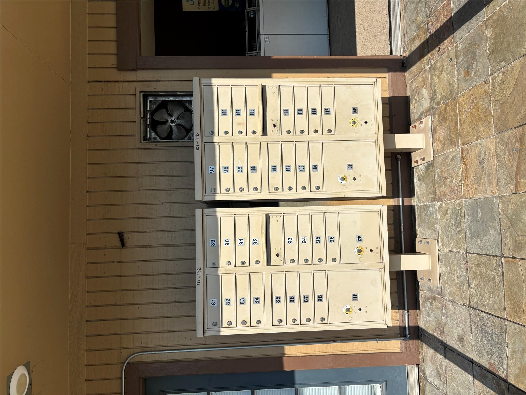 2124 Burton Dr # 164, Austin, TX 78741