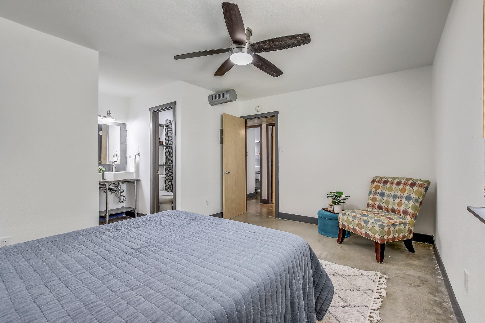 2124 Burton Dr # 164, Austin, TX 78741