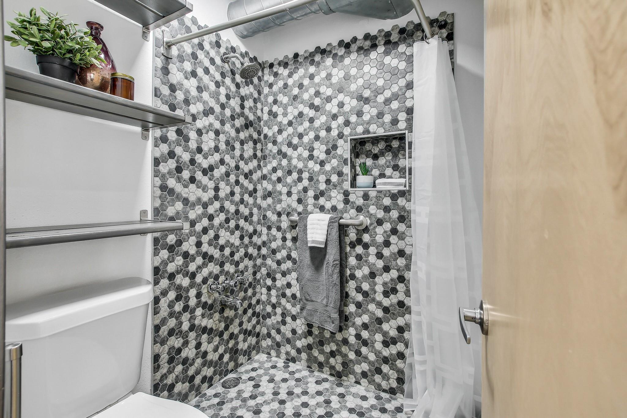 2124 Burton Dr # 164, Austin, TX 78741