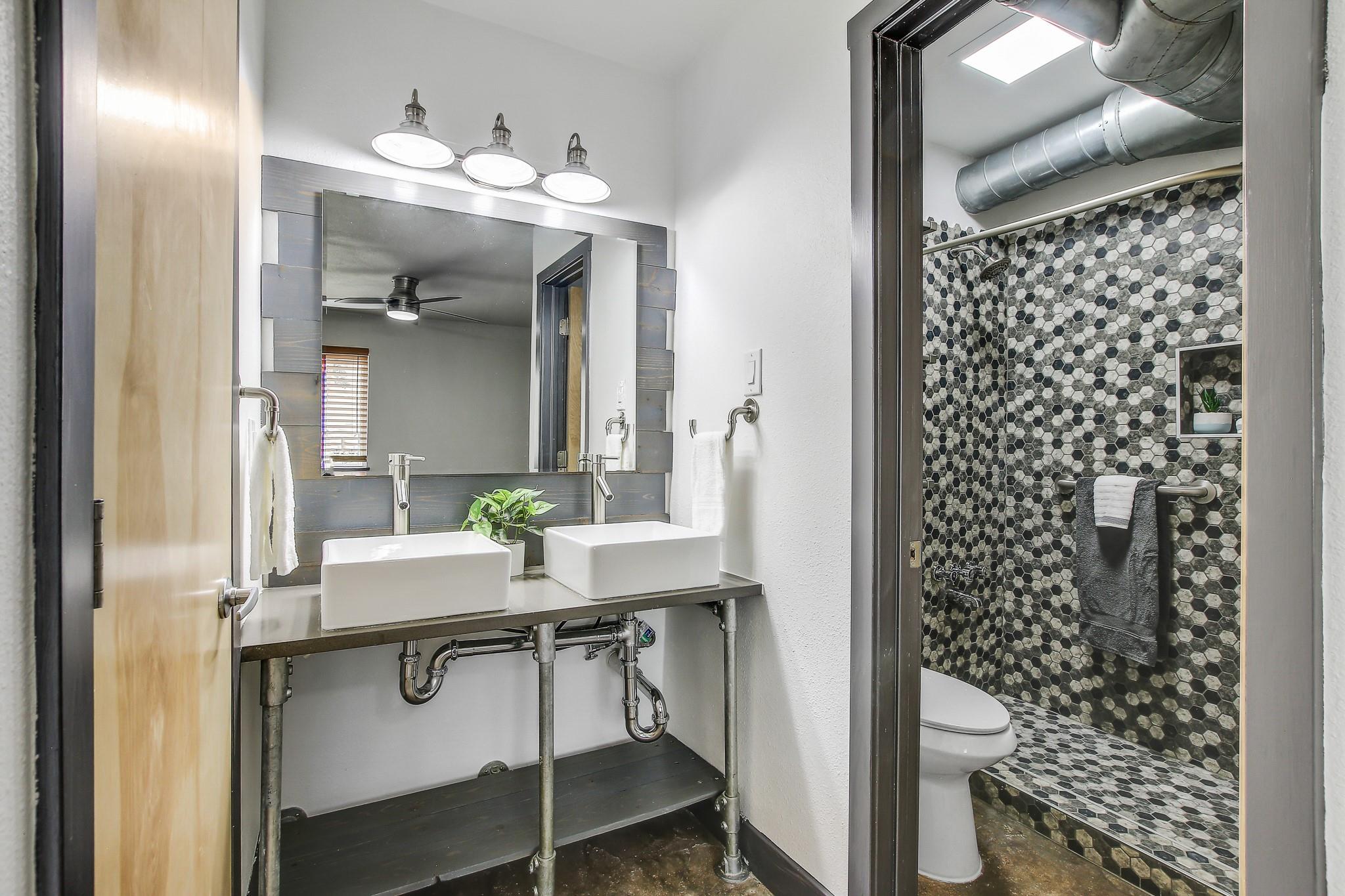 2124 Burton Dr # 164, Austin, TX 78741