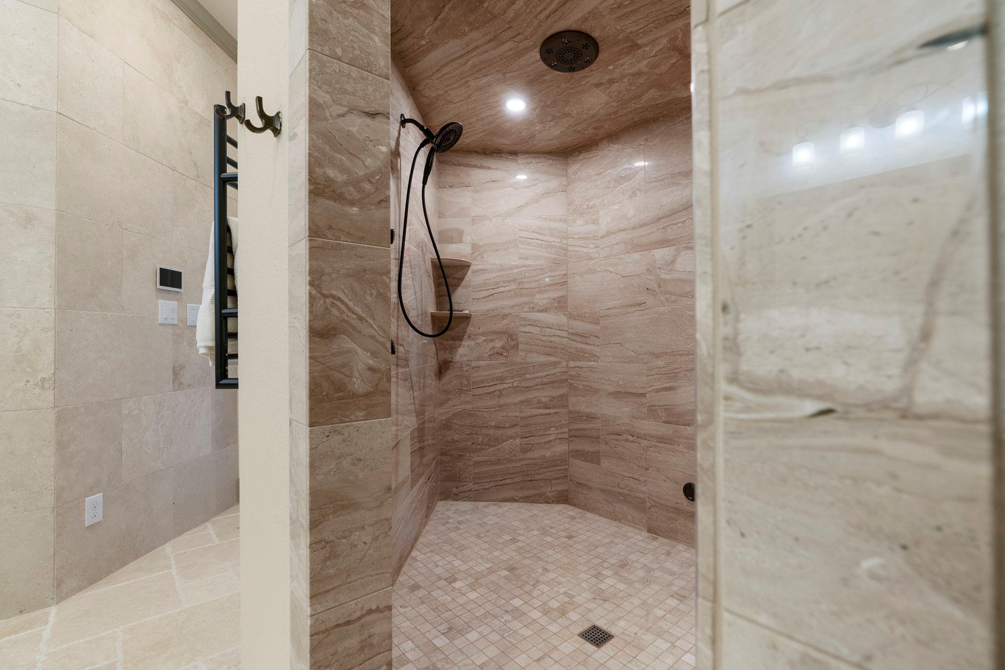 17011 E Darleen Dr, Leander, TX 78641