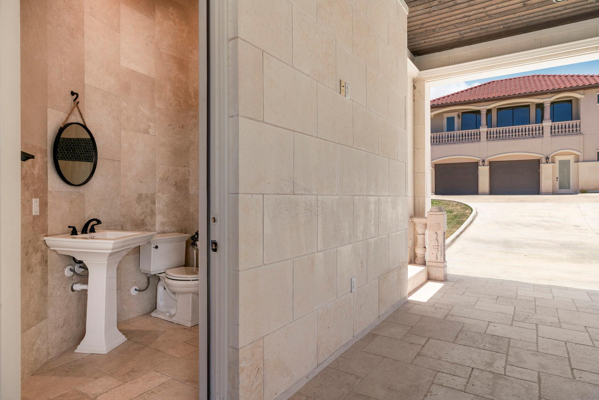 17011 E Darleen Dr, Leander, TX 78641