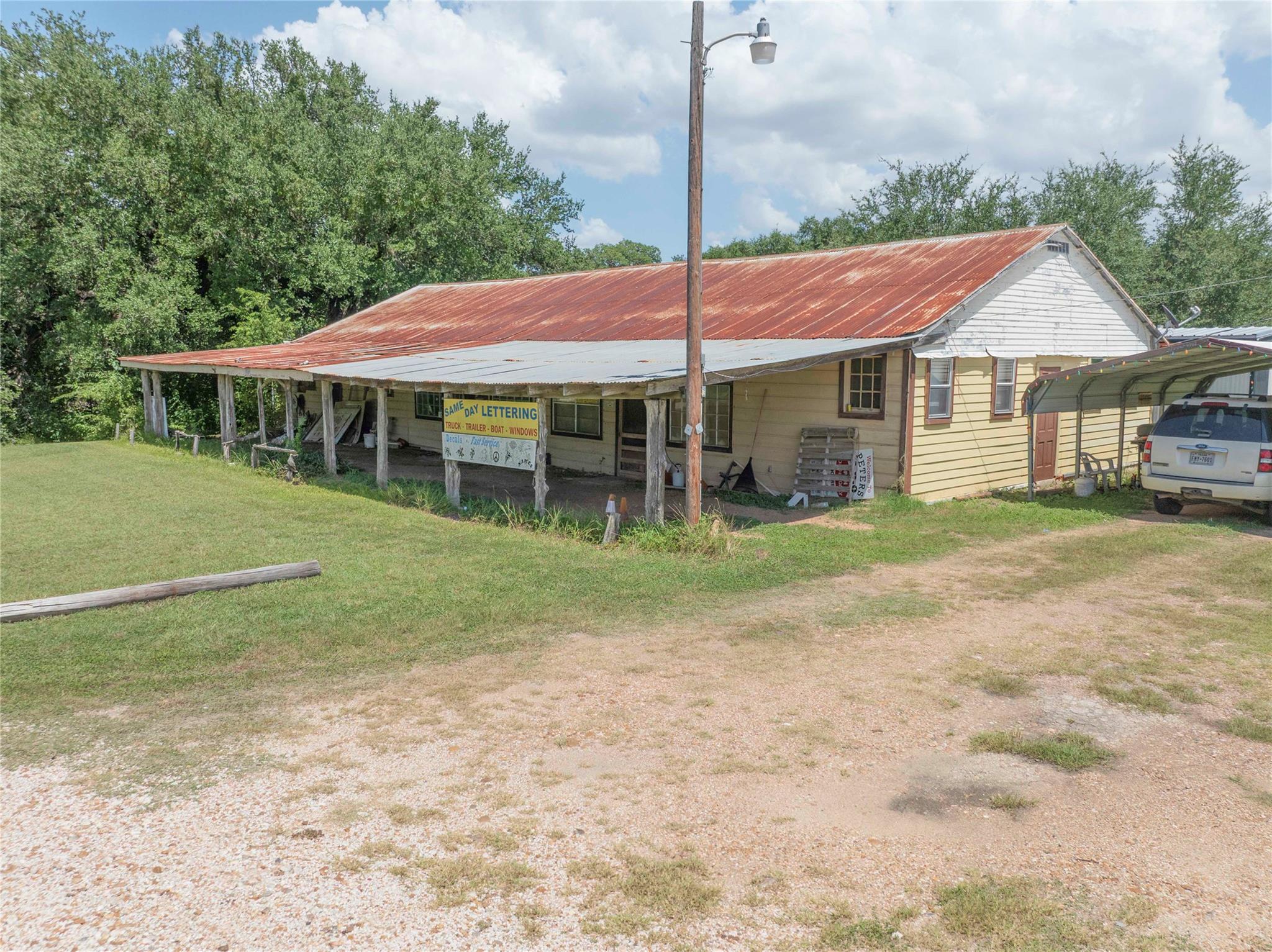 7541 FM 609, La Grange, TX 78945