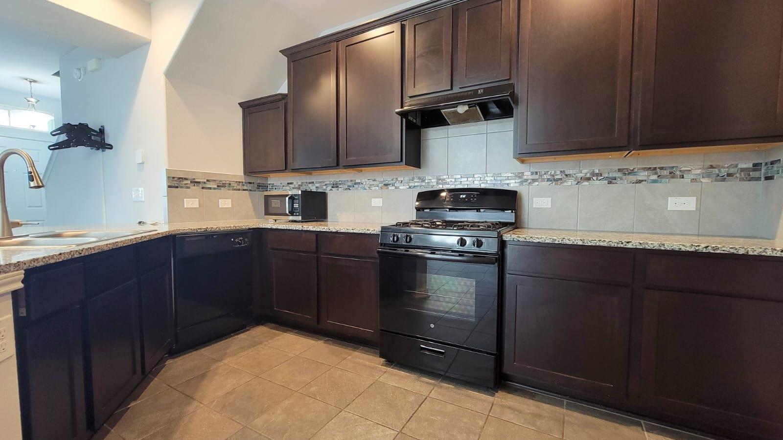 404 Ferrule Dr, Kyle, TX 78640