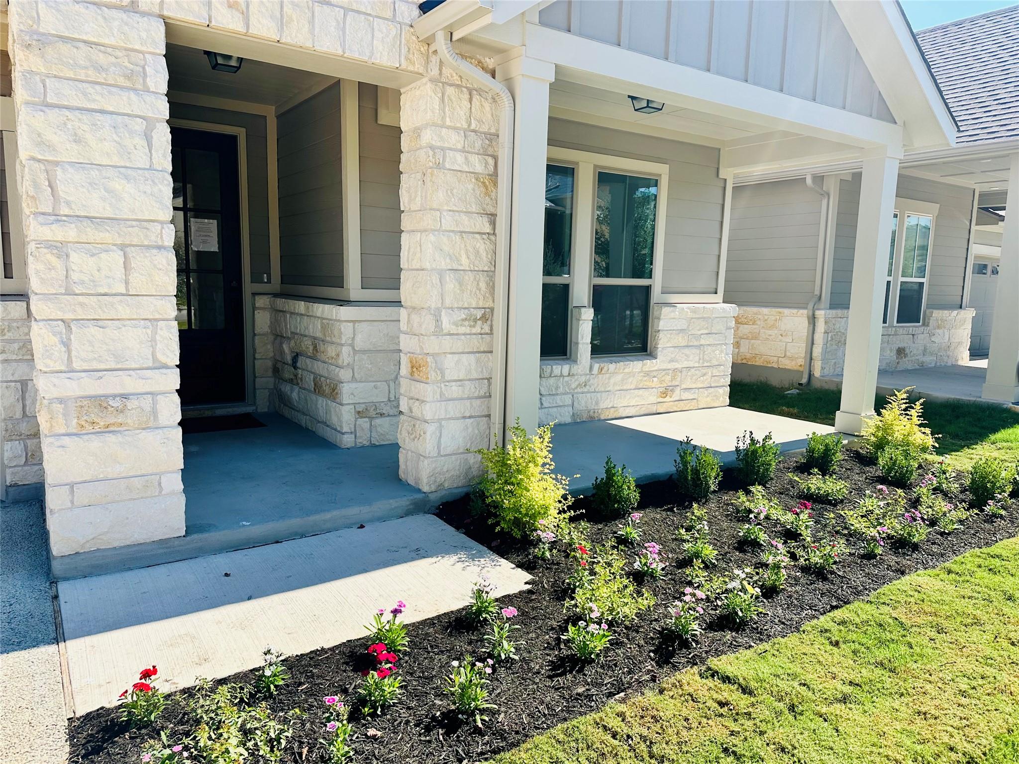 731 Sage Thrasher Cir, Dripping Springs, TX 78620