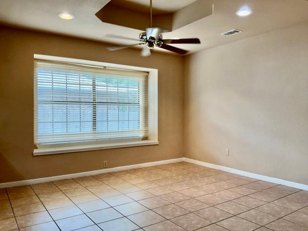 506 Meadow Creek Dr, Pflugerville, TX 78660