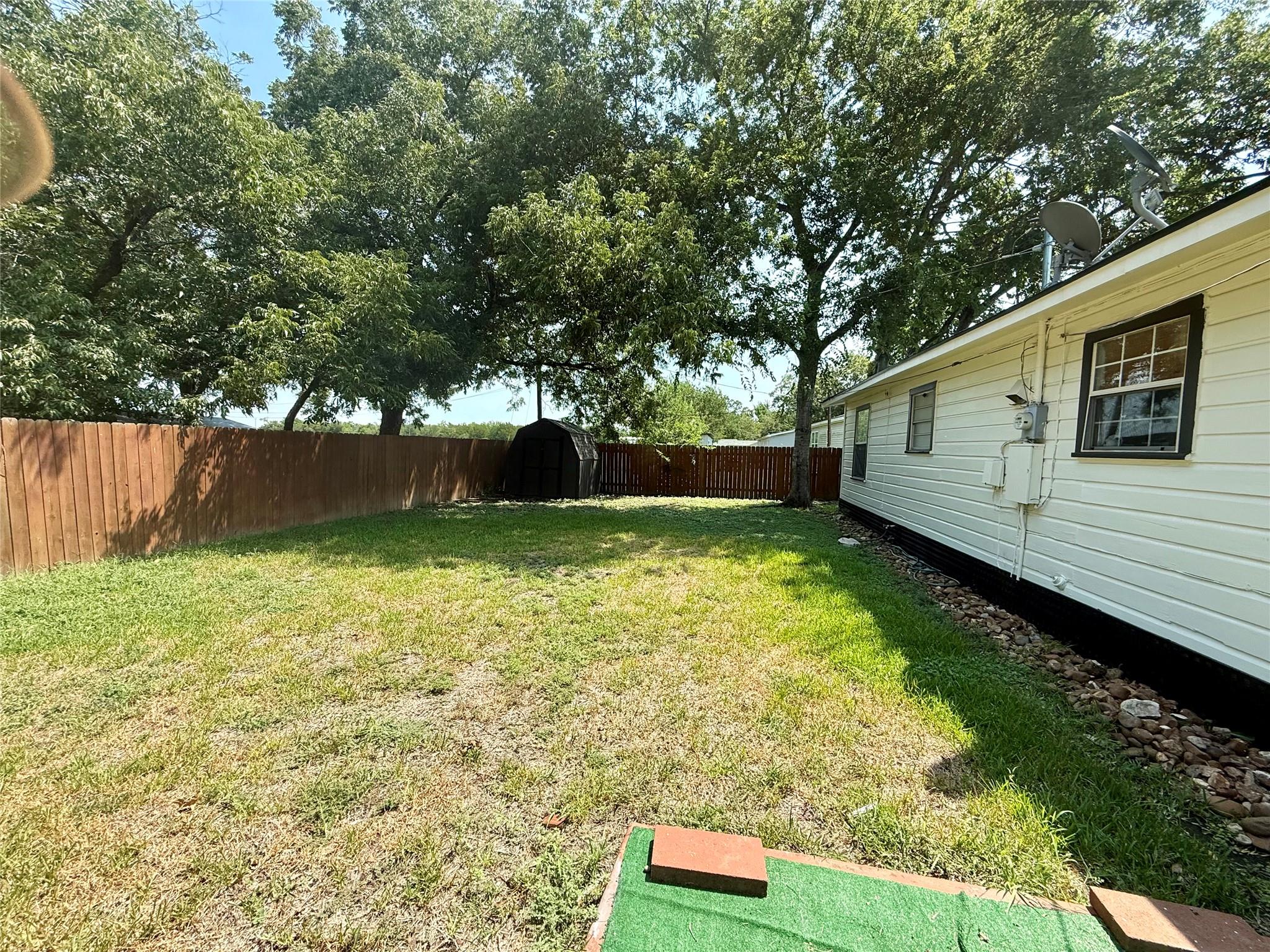 204 Roepke St, Thorndale, TX 76577