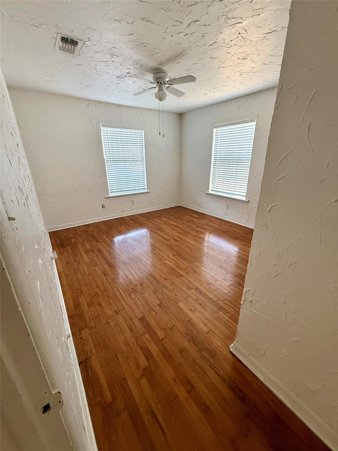 204 Roepke St, Thorndale, TX 76577