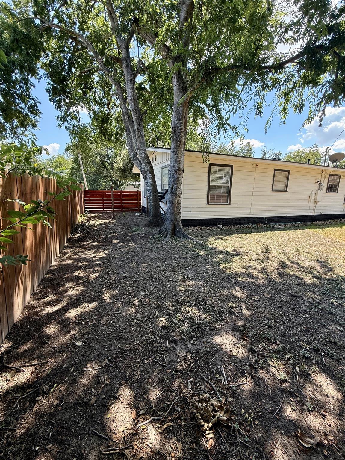 204 Roepke St, Thorndale, TX 76577