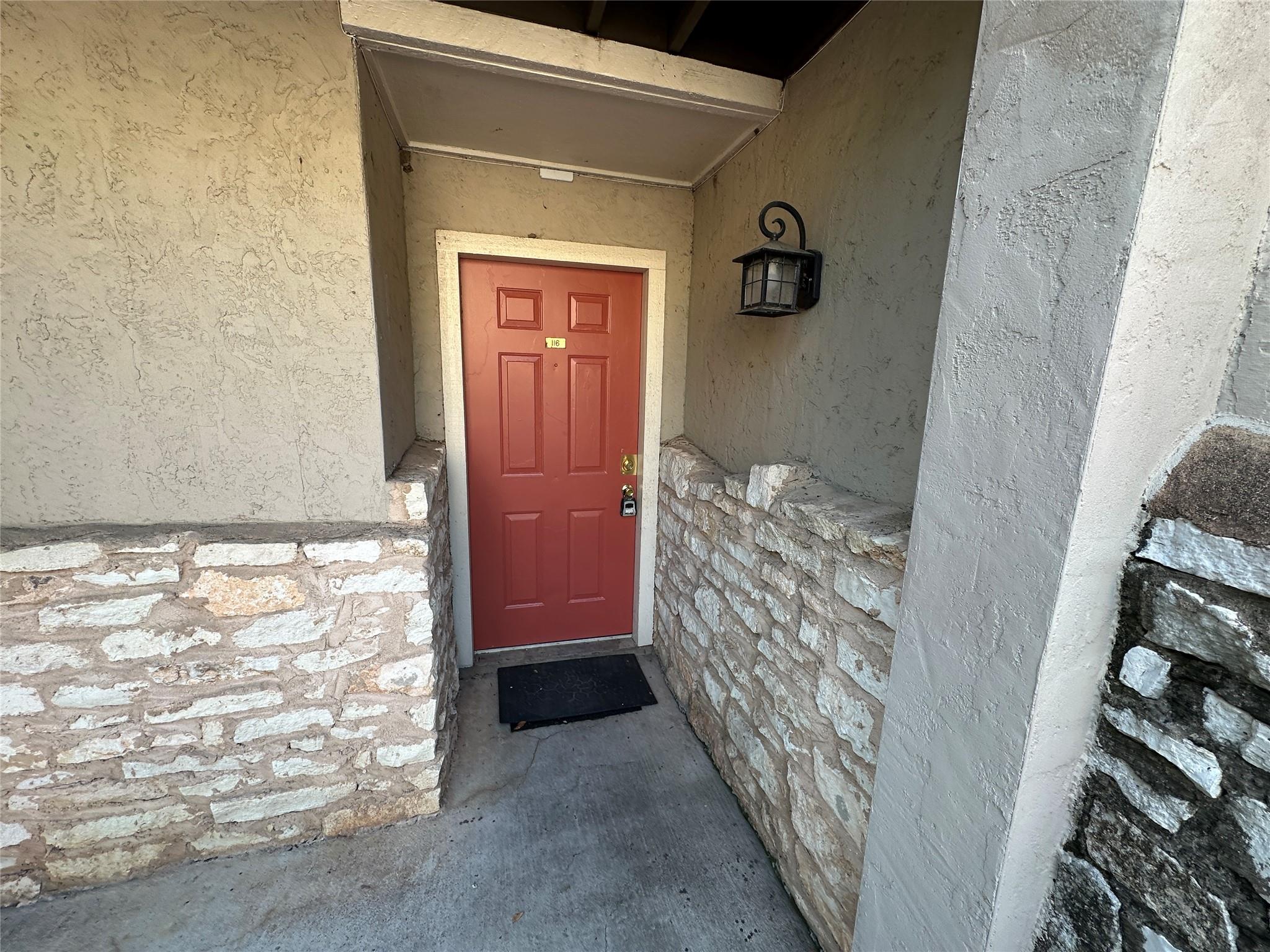 6810 Deatonhill Dr # 116, Austin, TX 78745