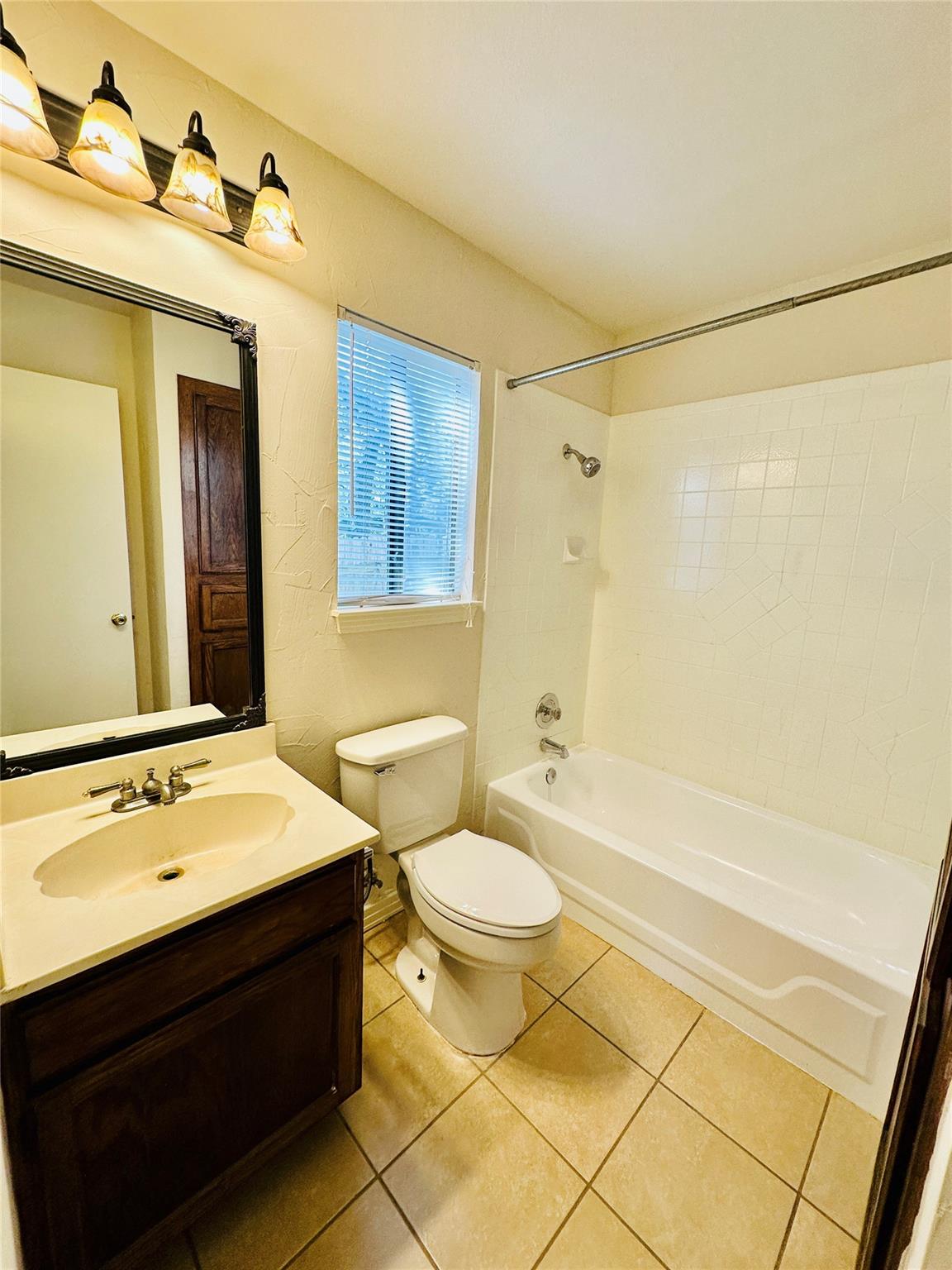 6810 Deatonhill Dr # 116, Austin, TX 78745