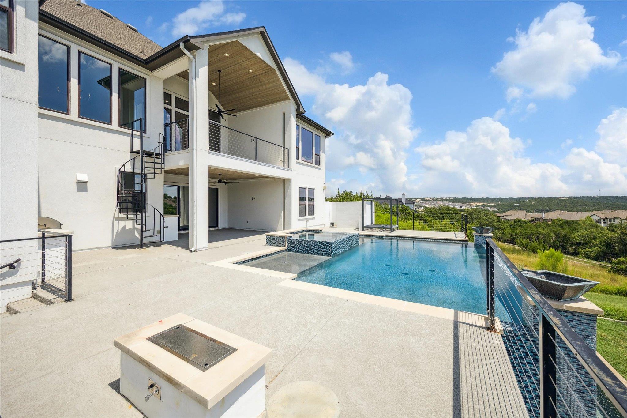 2113 Normandy Vw, Leander, TX 78641