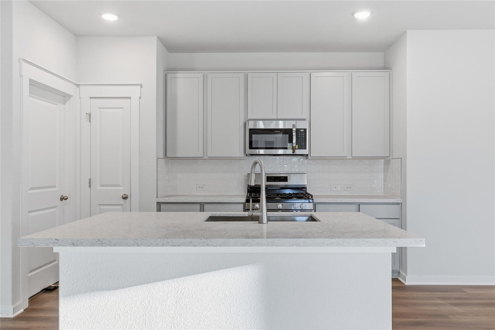 350 Mustang Bnd, Kyle, TX 78640