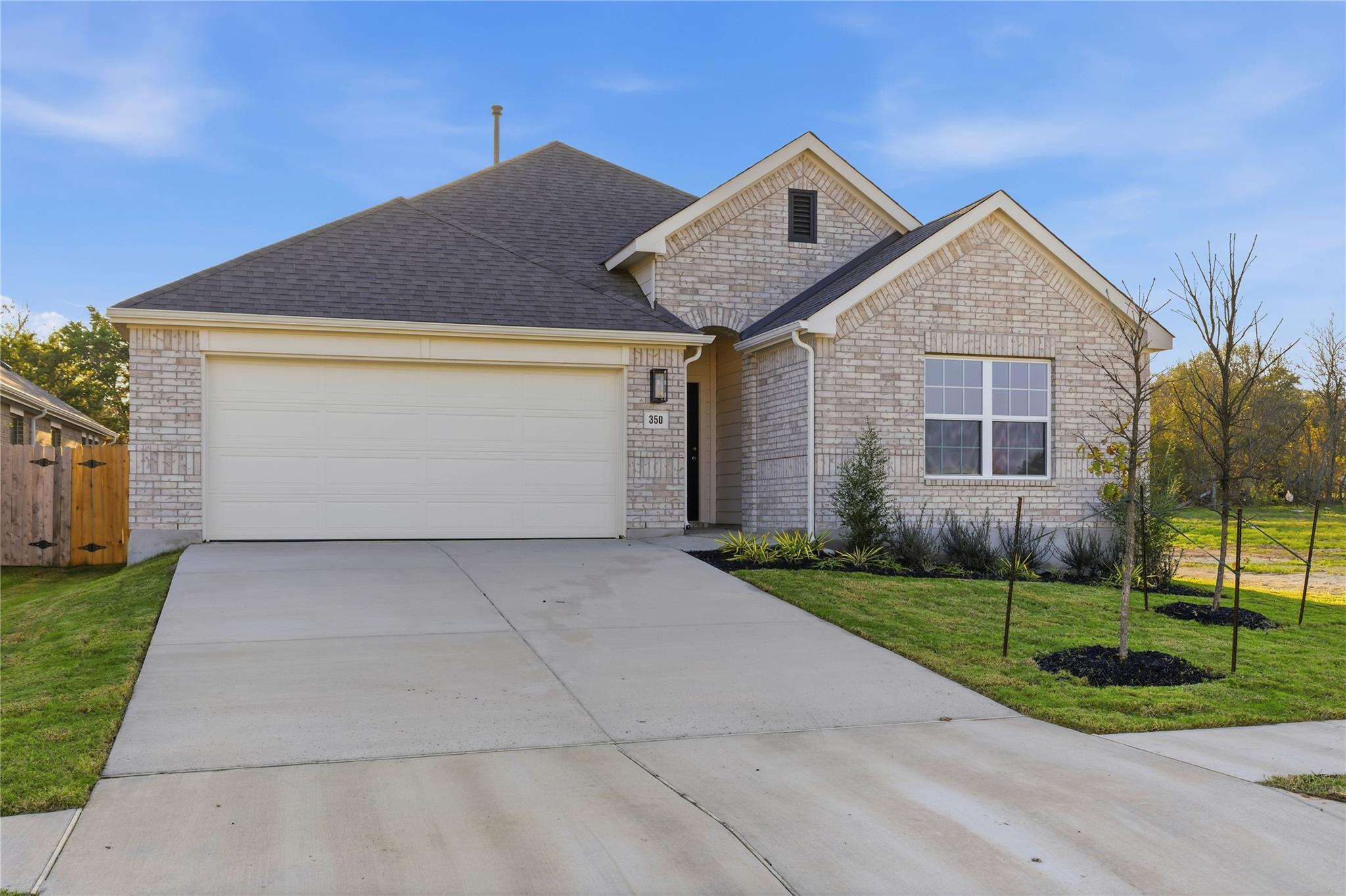 350 Mustang Bnd, Kyle, TX 78640