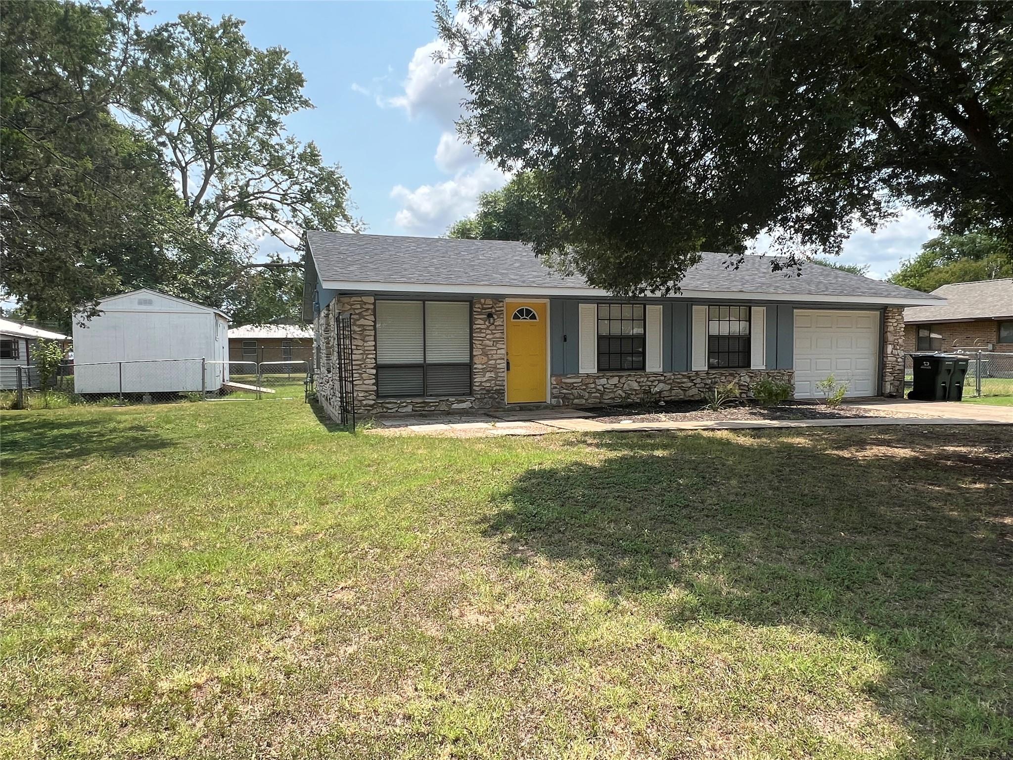 607 Magnolia St, Bastrop, TX 78602