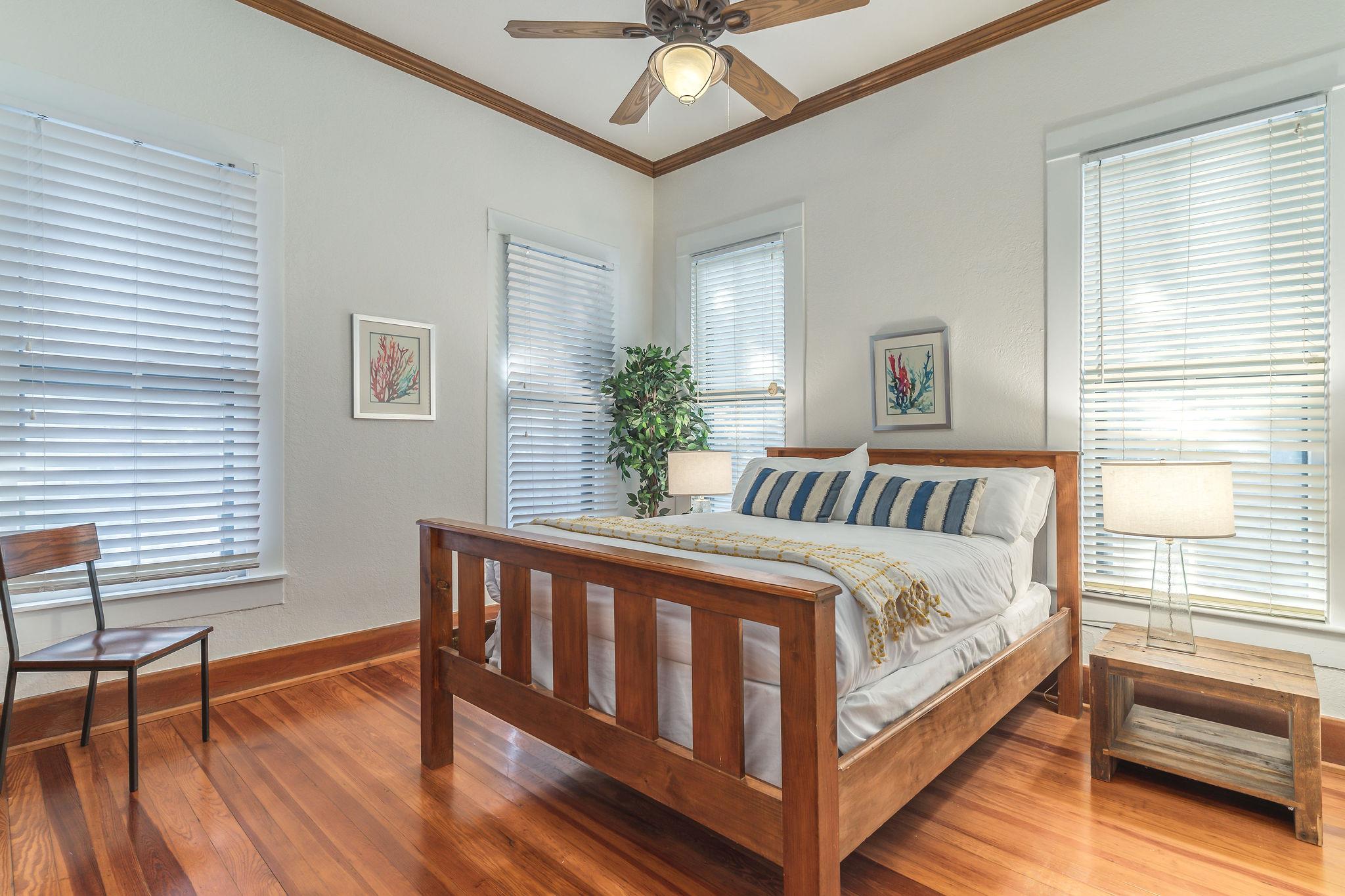 203 Leland St, Austin, TX 78704