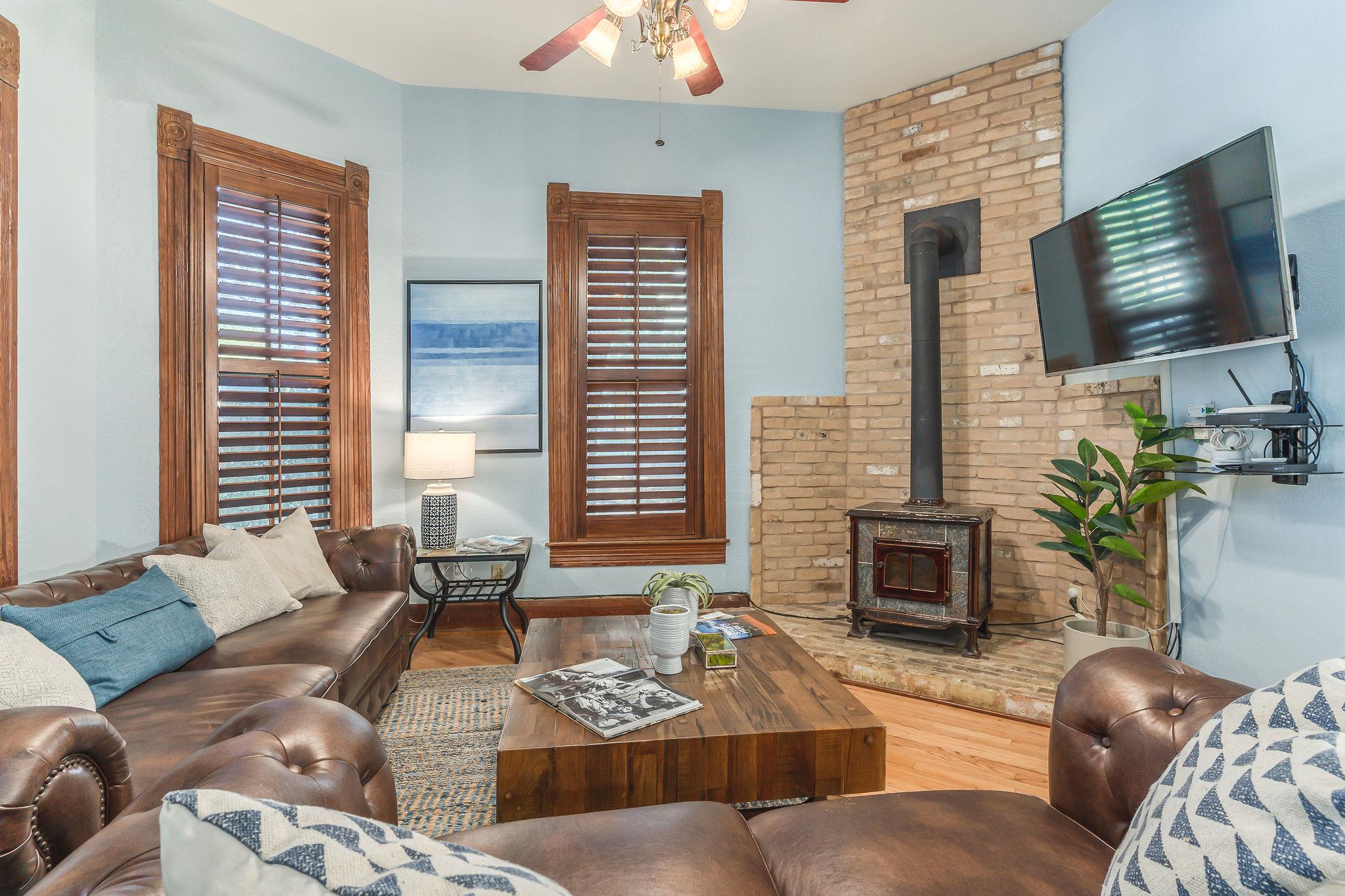 203 Leland St, Austin, TX 78704