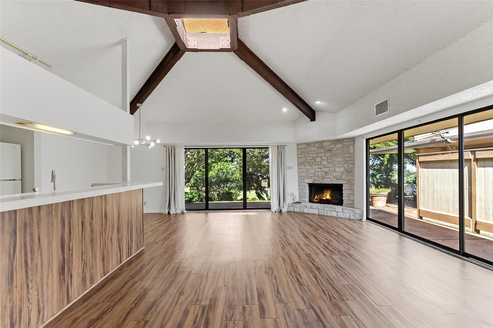 1406 Broken Hills # 3, Horseshoe Bay, TX 78657