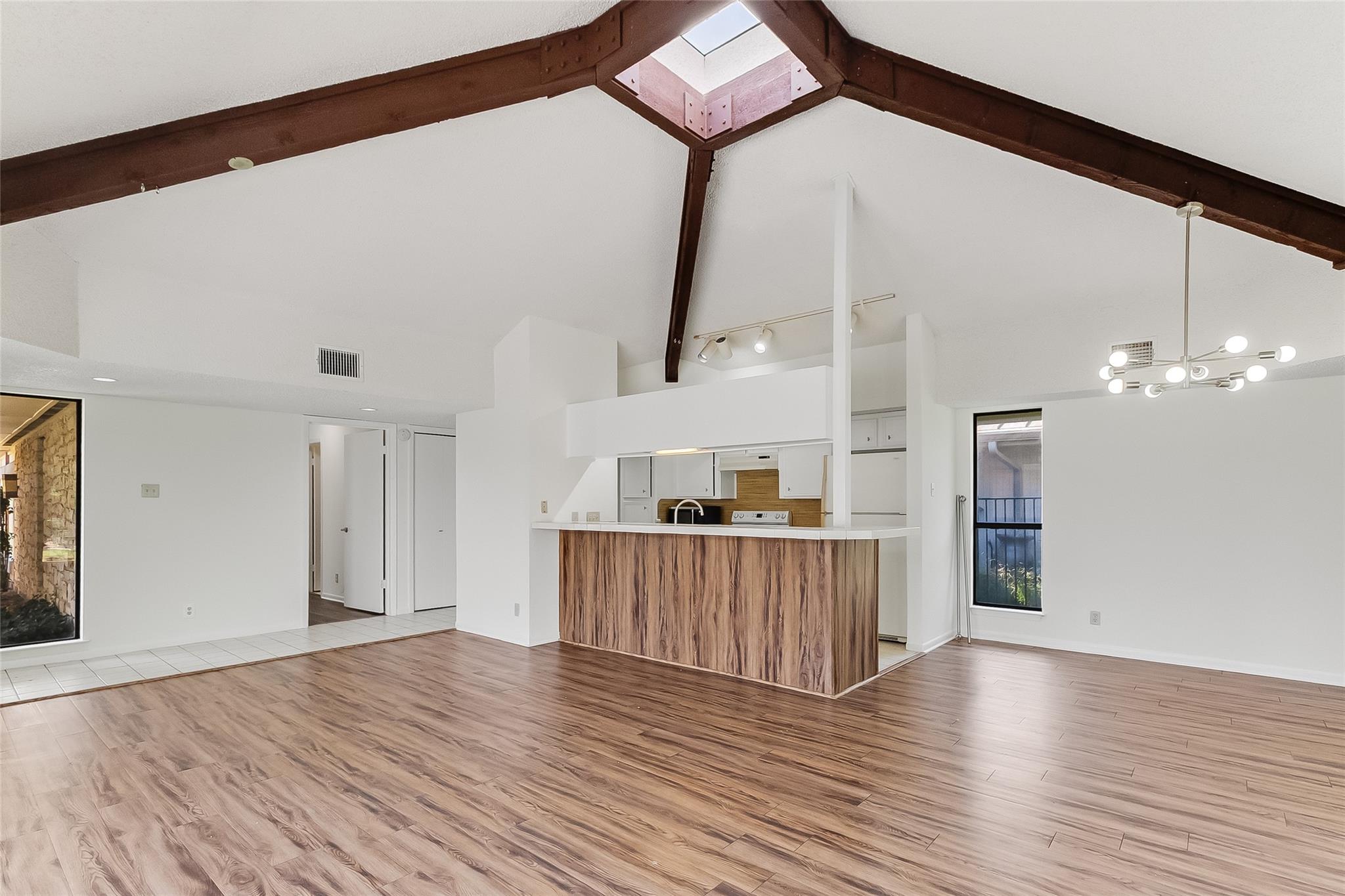 1406 Broken Hills # 3, Horseshoe Bay, TX 78657